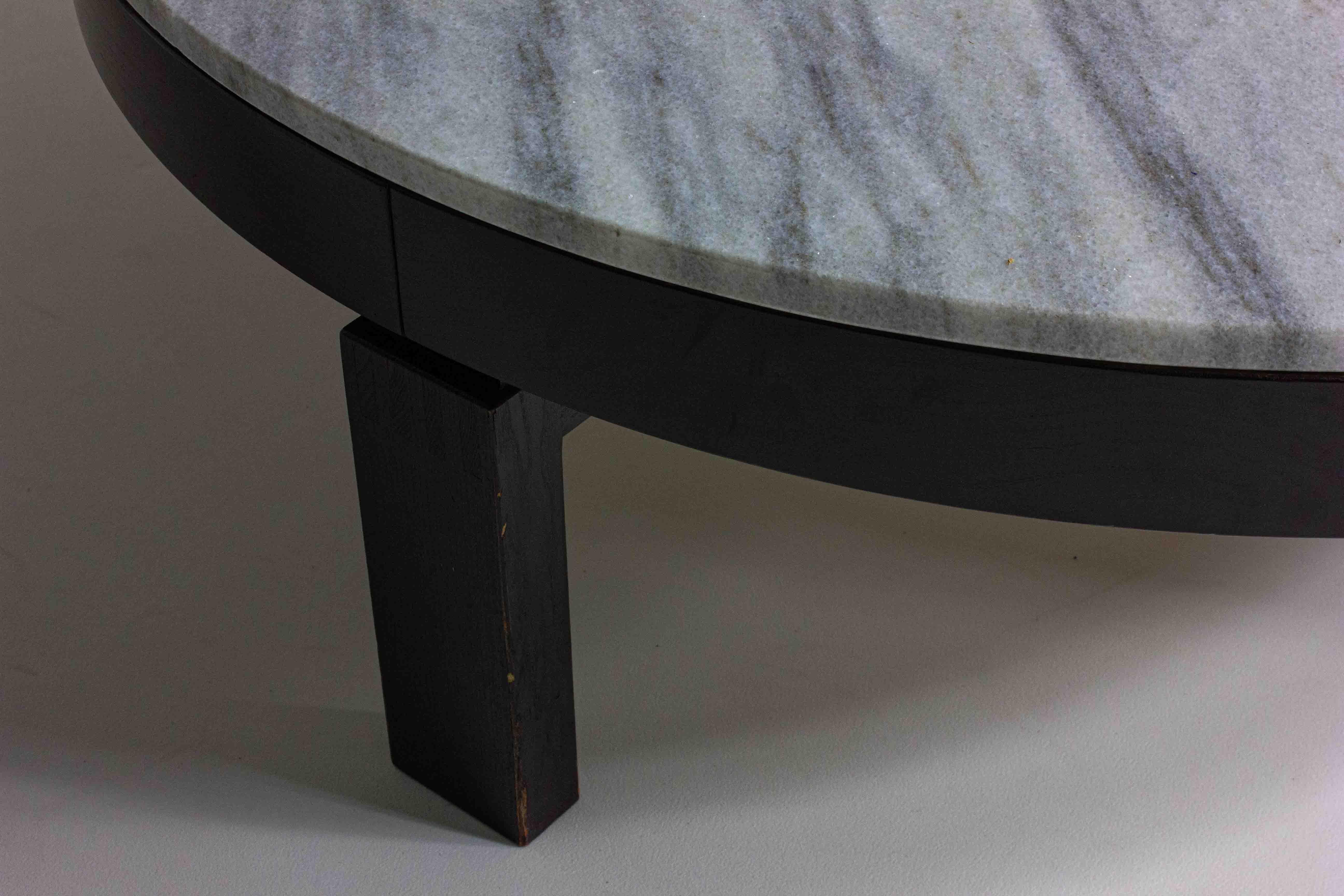 Sleek mid-century round marble coffee table, 1960s For Sale 5