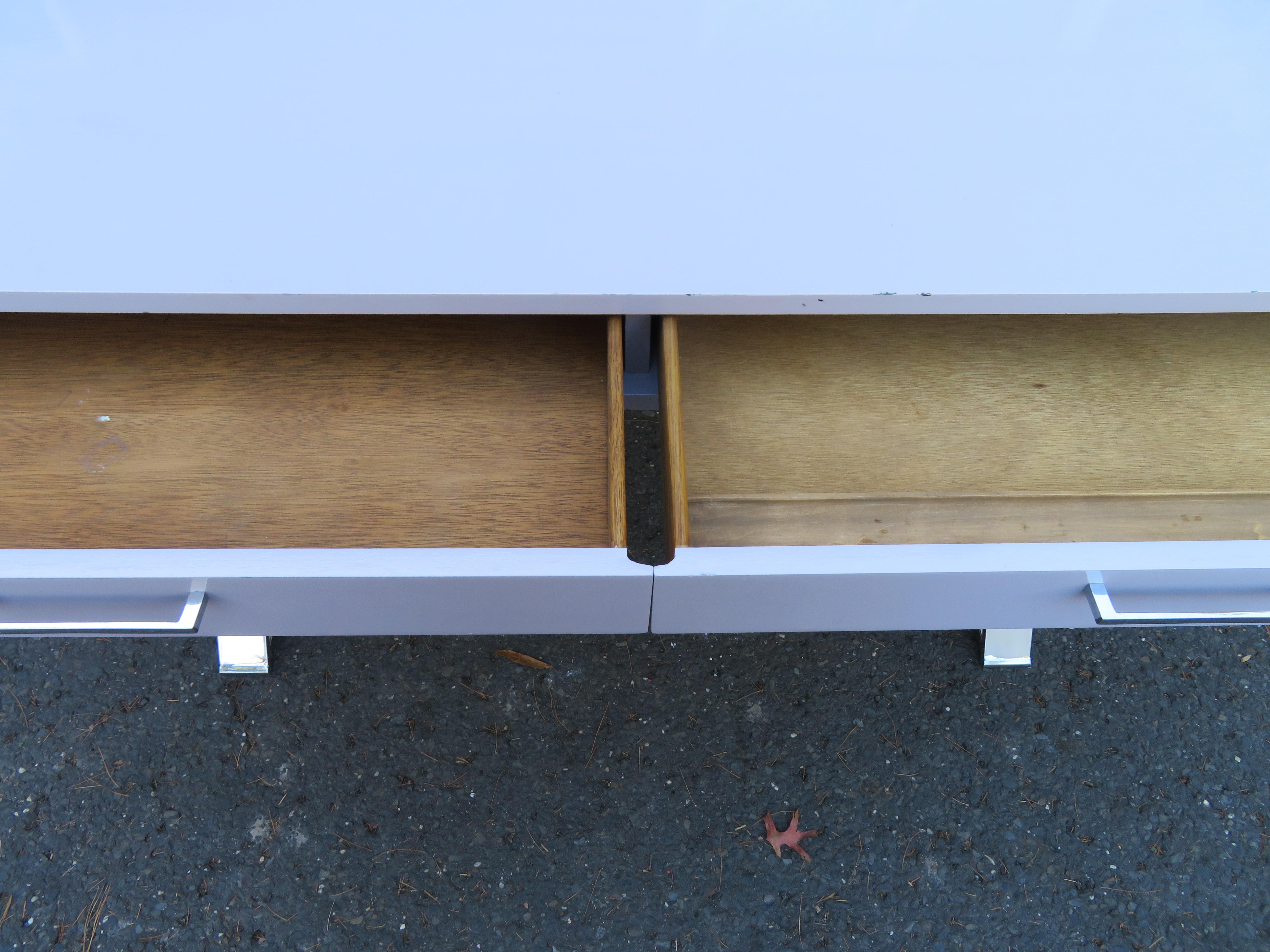 Sleek Milo Baughman Style Chrome x Base Desk John Stuart Mid-Century Modern For Sale 6