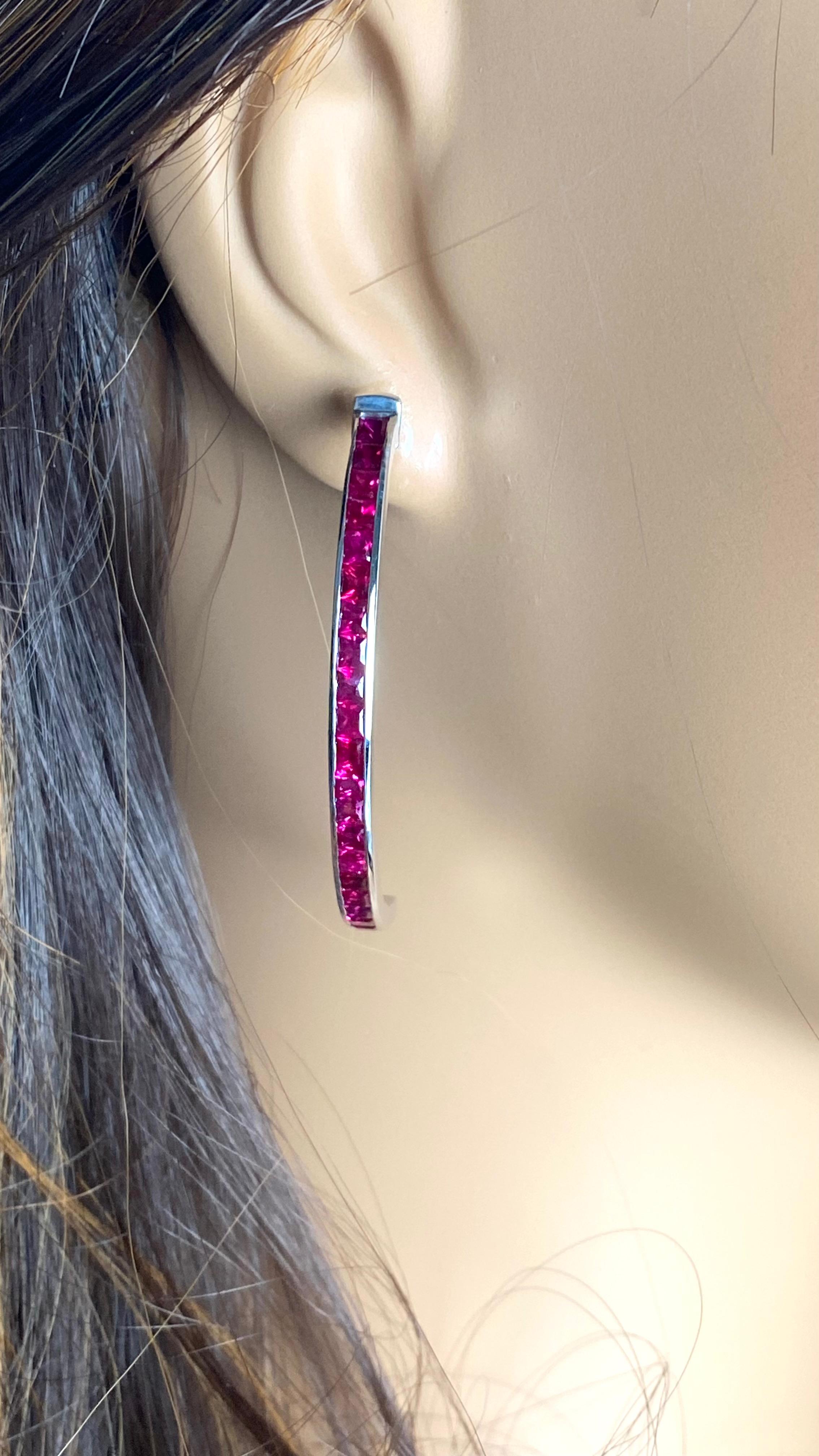 Sleek Modern Design White Gold 2 Inch Hoops Matched Square Rubies 7.90 Carats In New Condition For Sale In New York, NY