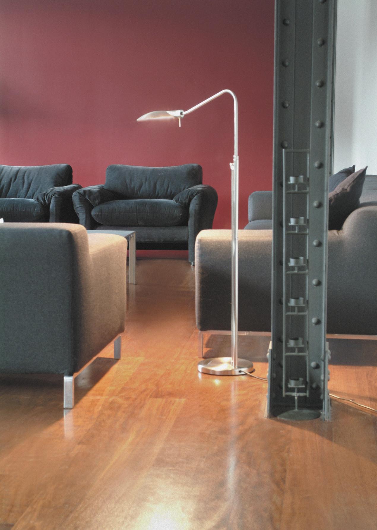 Sleek Modern Nickel Swing Arm Reading Lamp by Leonardo Marelli for Estiluz 7