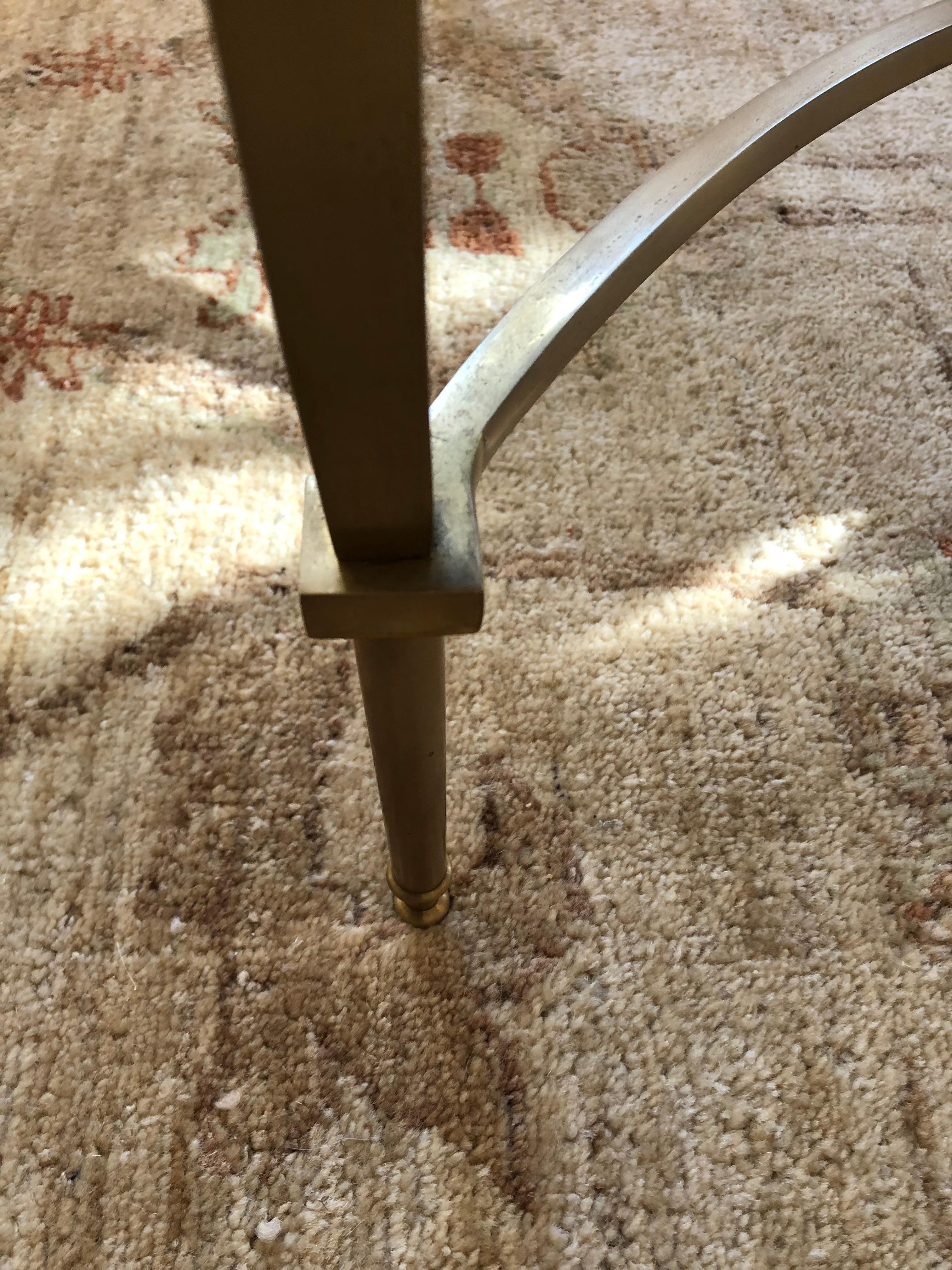 Schlanker Couchtisch im Maison Jansen-Stil aus Messing und schwarzem Granit im Angebot 6