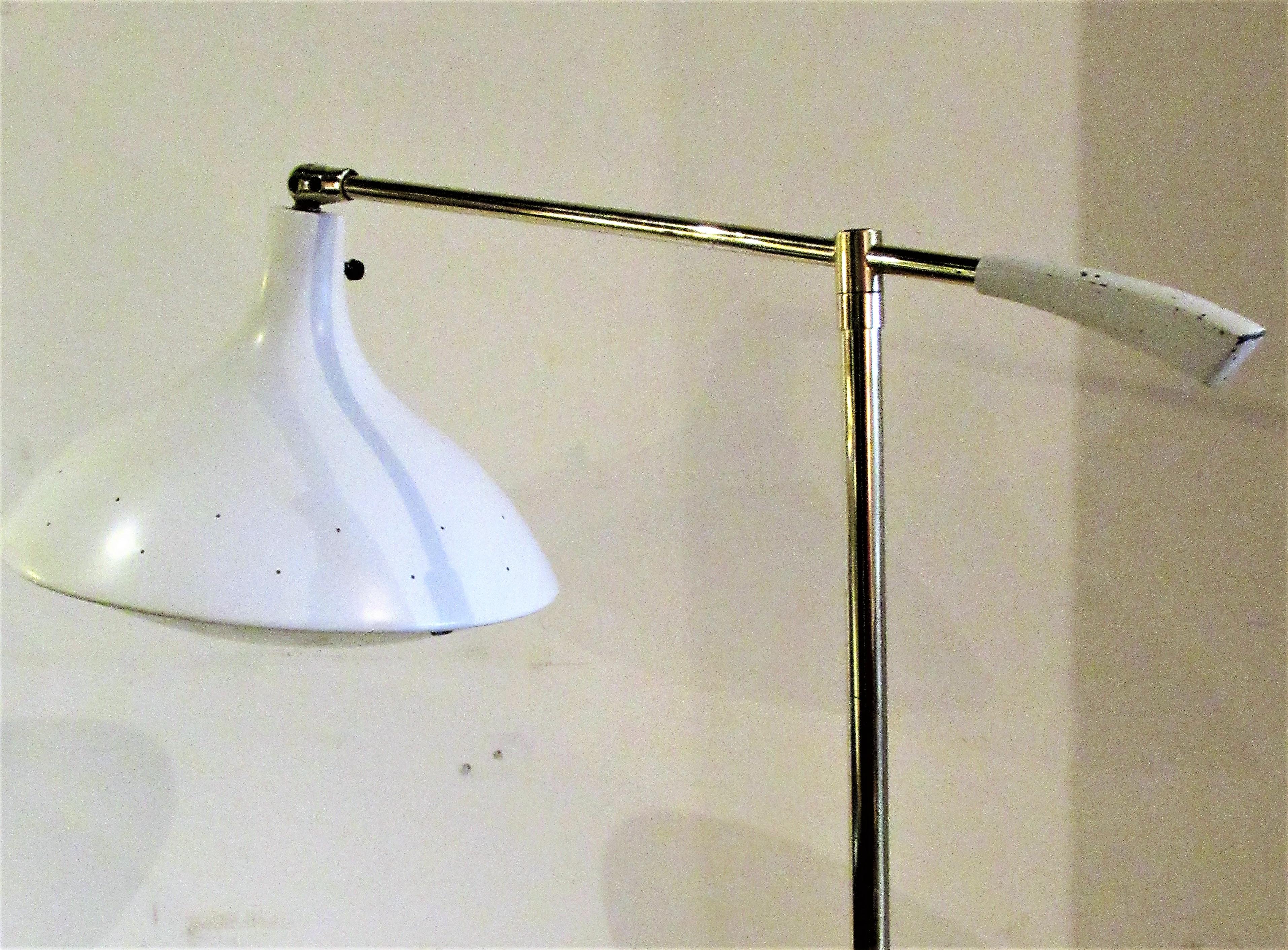 Mid-Century Modern Sleek Modernist Floor Lamp Attributed to Lightolier