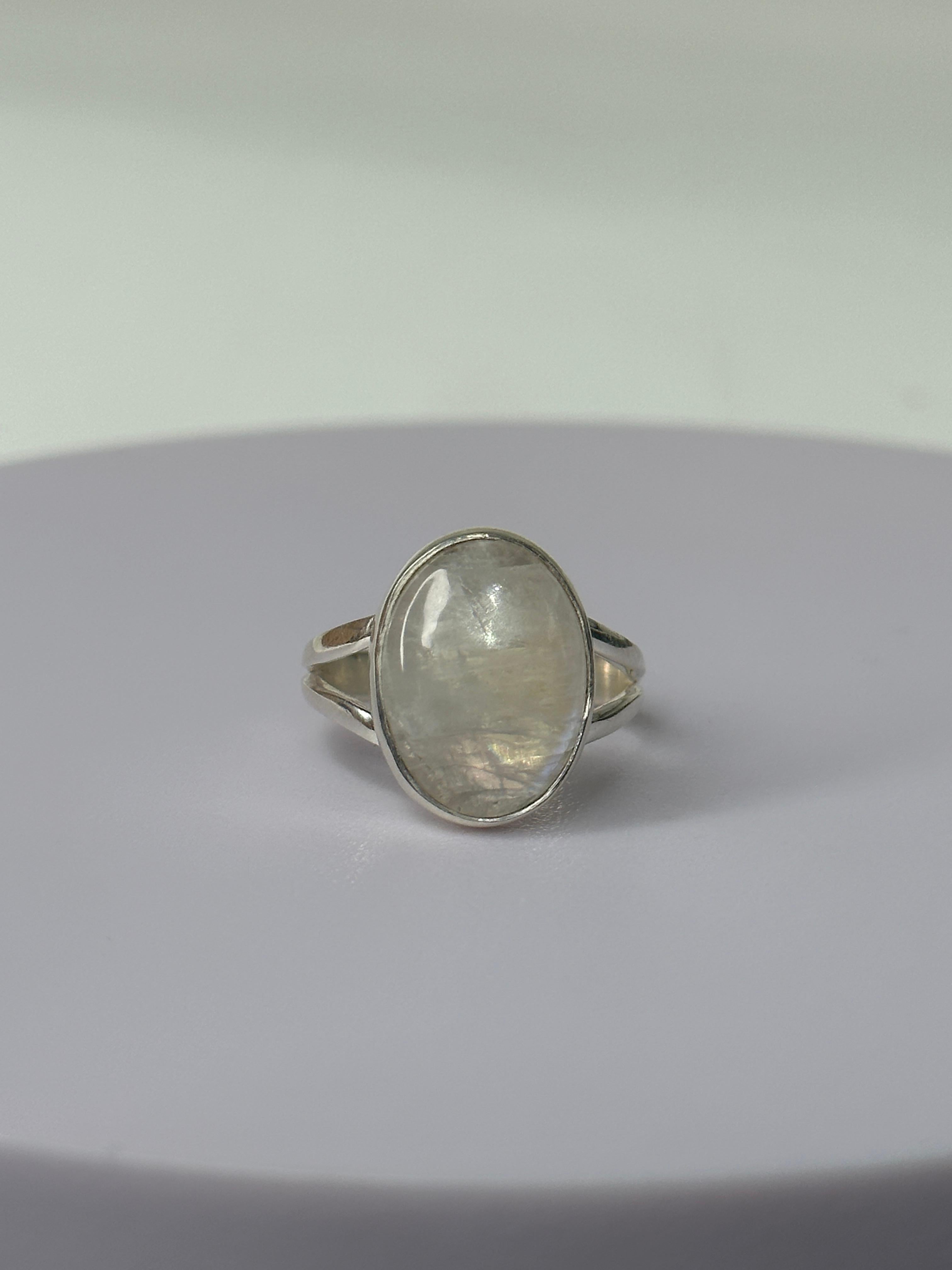 Contemporary Sleek Moonstone 925 Sterling Silver Ring