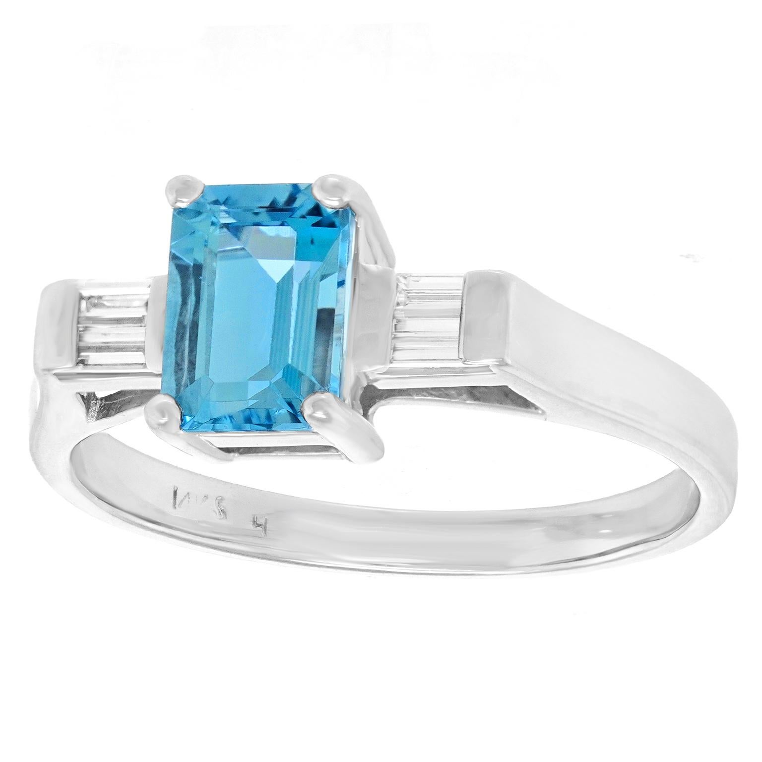 Schlichter Aquamarin- und Diamantring aus den Neunzigern (Smaragdschliff) im Angebot