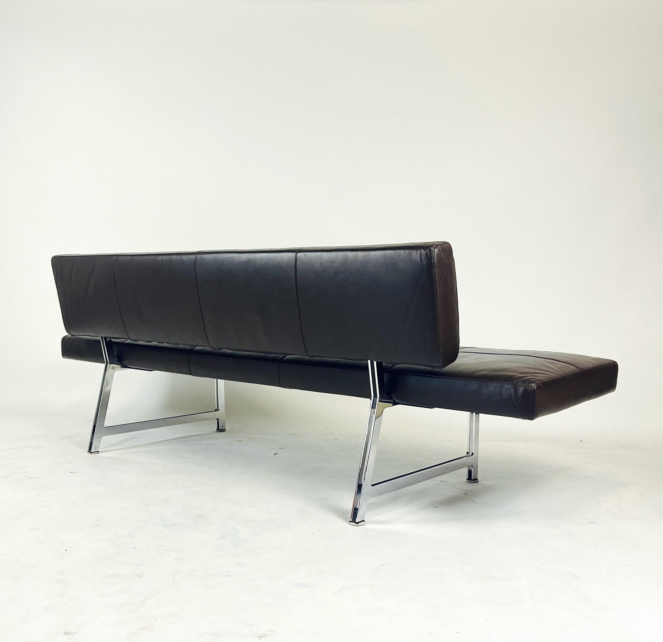 norman foster sofa