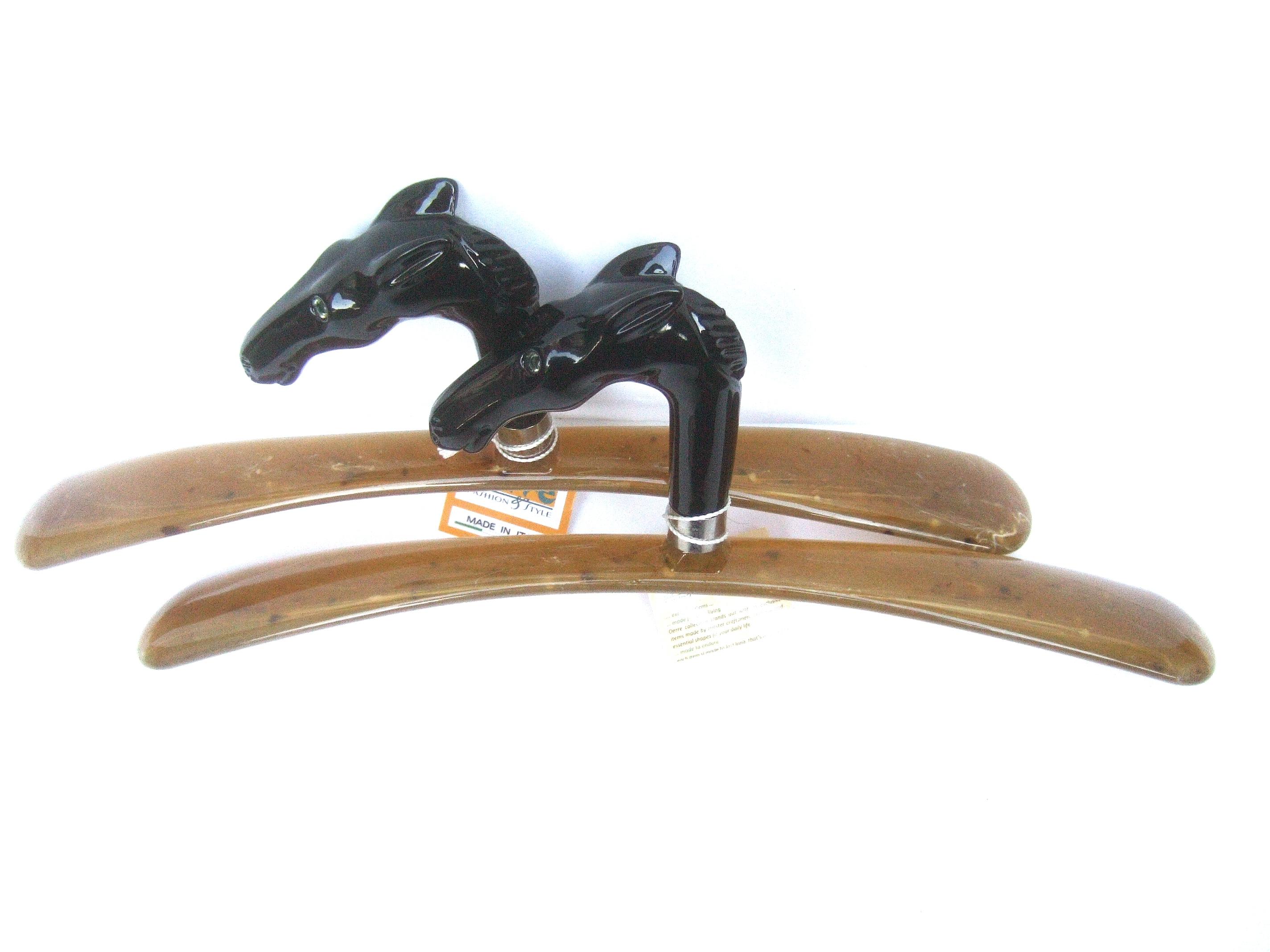 Sleek Pair of Italian Molded Resin Stylized Equine Clothing Hangers circa 21st   For Sale 2