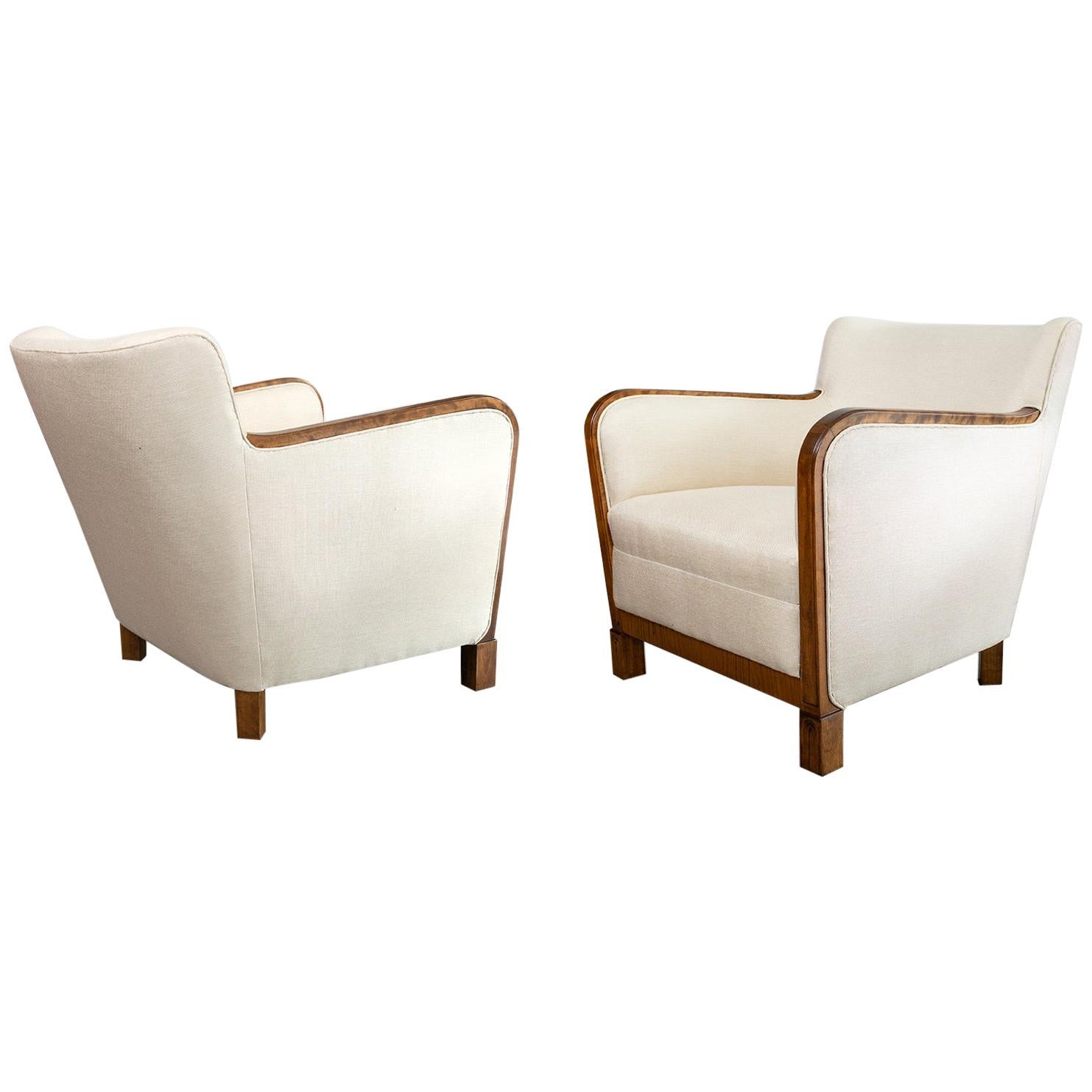 Sleek Pair of Scandinavian Modern Sycamore Chairs