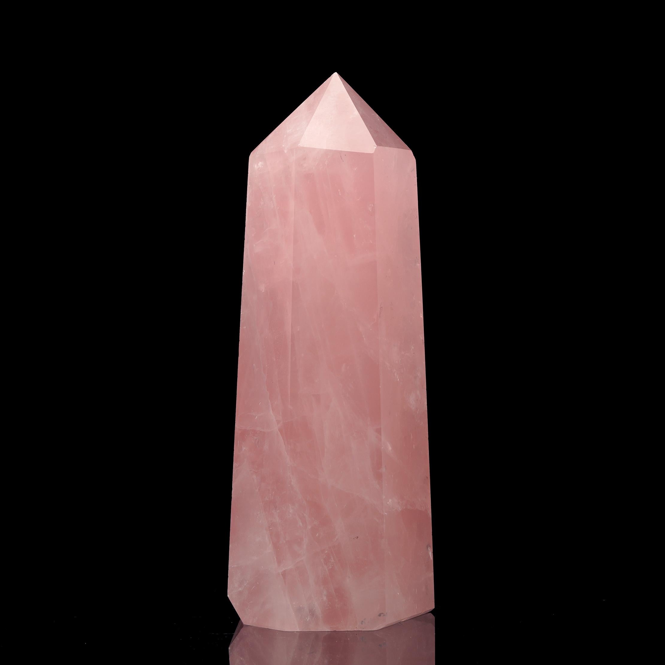 Elegante obelisco di quarzo rosa dal Brasile In condizioni Nuovo in vendita a New York, NY
