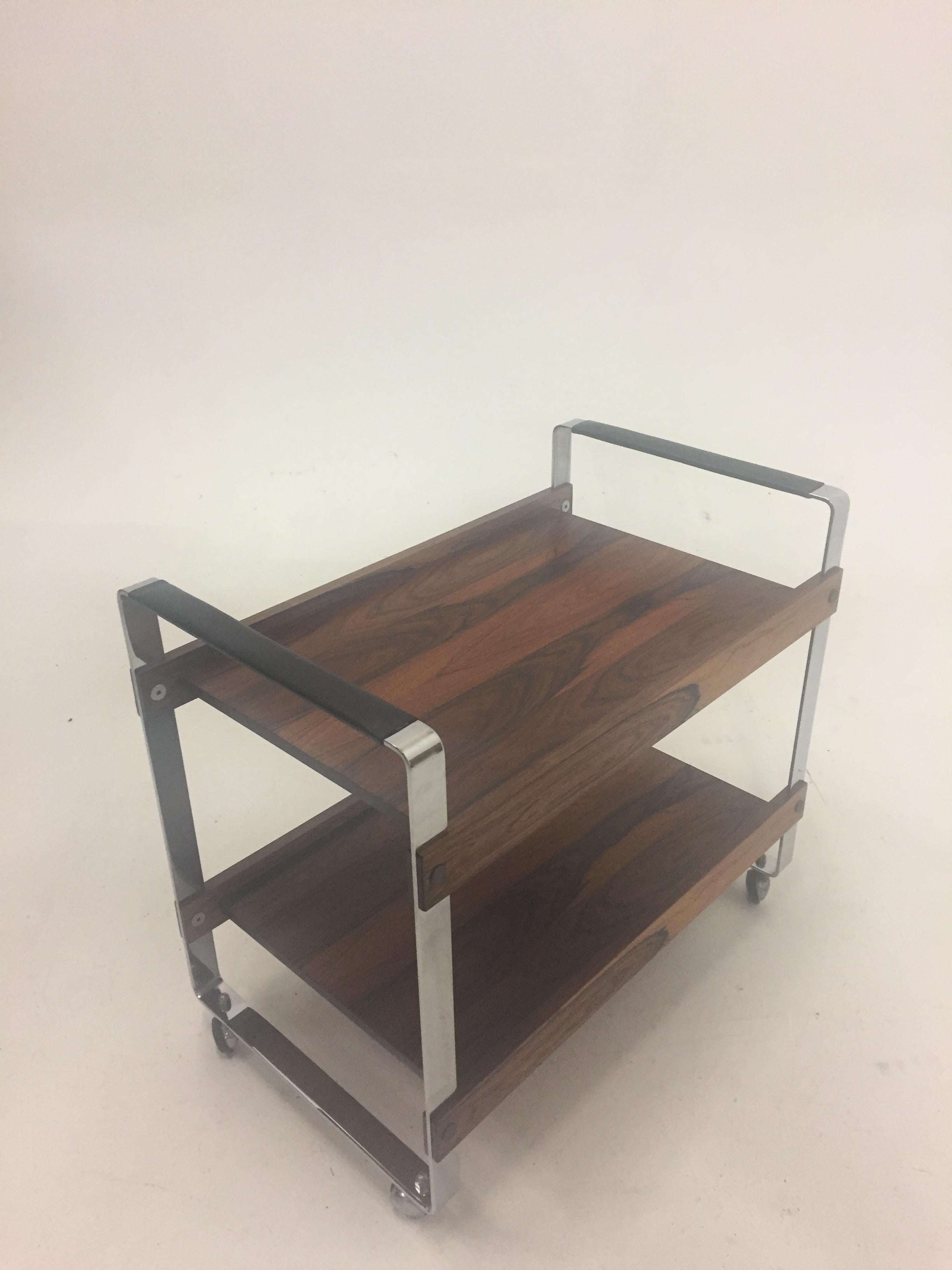 Sleek Rosewood and Chrome Mid-Century Modern Bar Cart In Excellent Condition In Hopewell, NJ