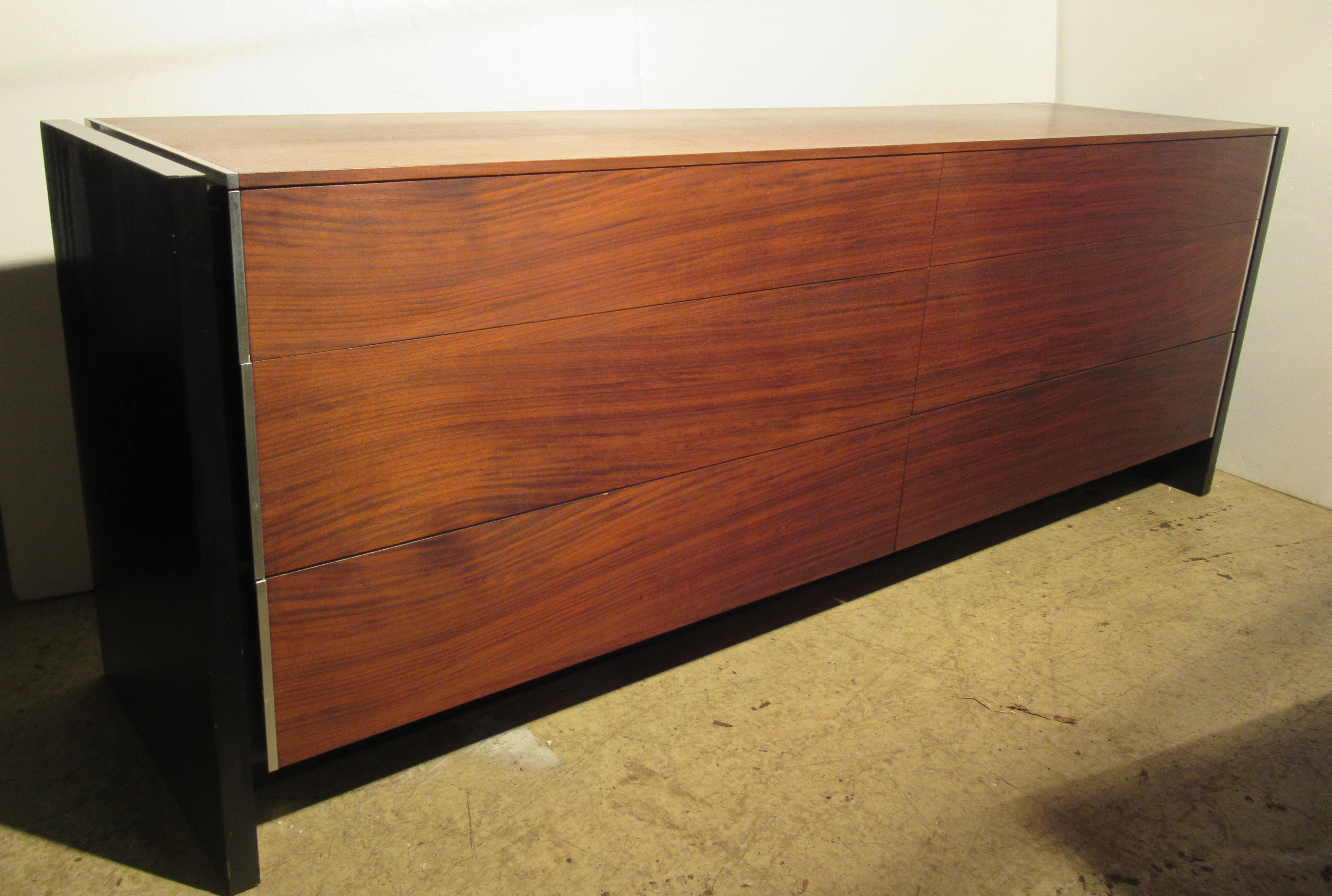 Sleek  Rosewood Dresser Credenza by Glenn of California 8