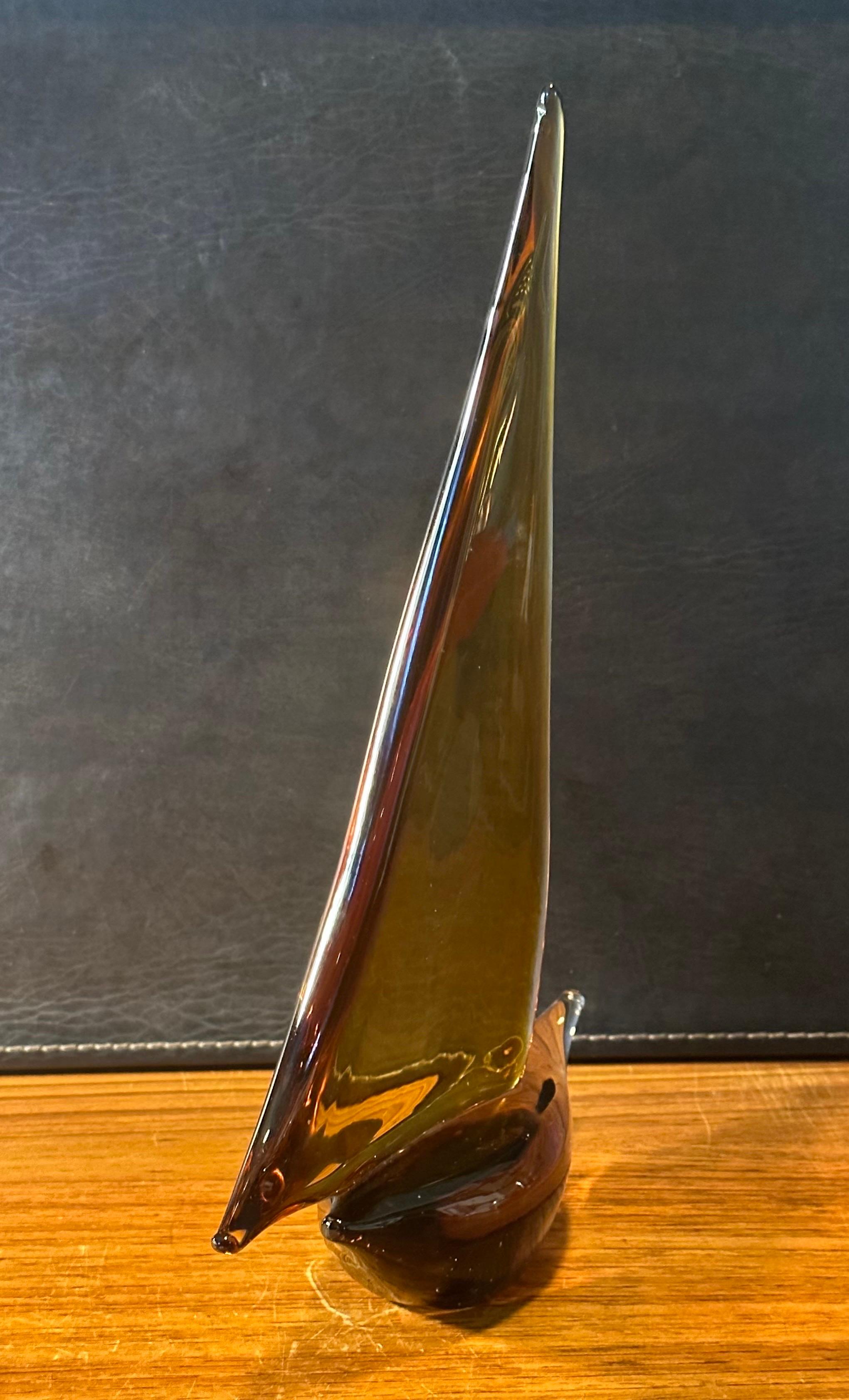 20th Century Sleek Sailboat Sculpture in Amber Art Glass by Murano Glass For Sale