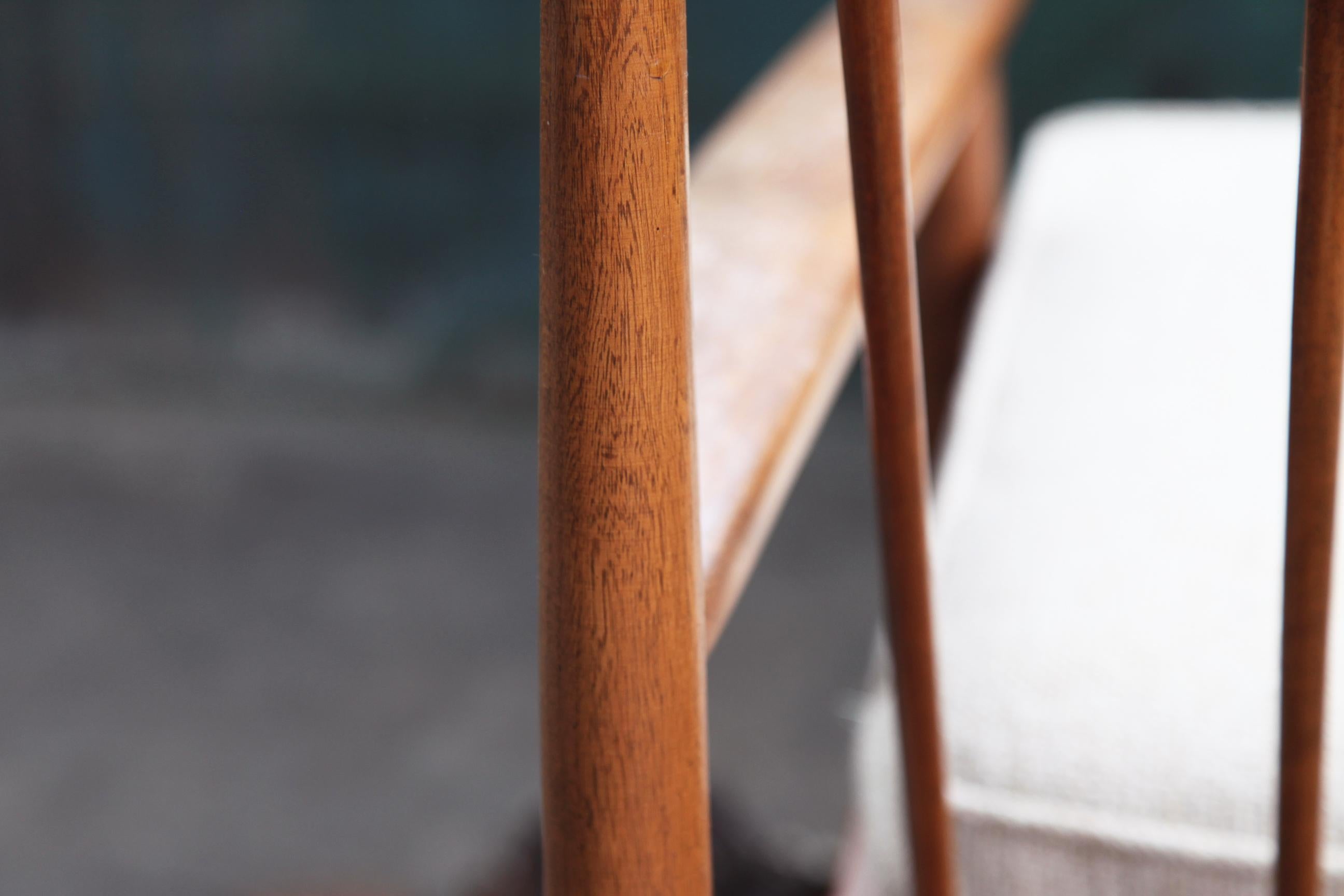 Sleek Sculptural Midcentury Danish Style Walnut Lounge Chair Frame For Sale 3