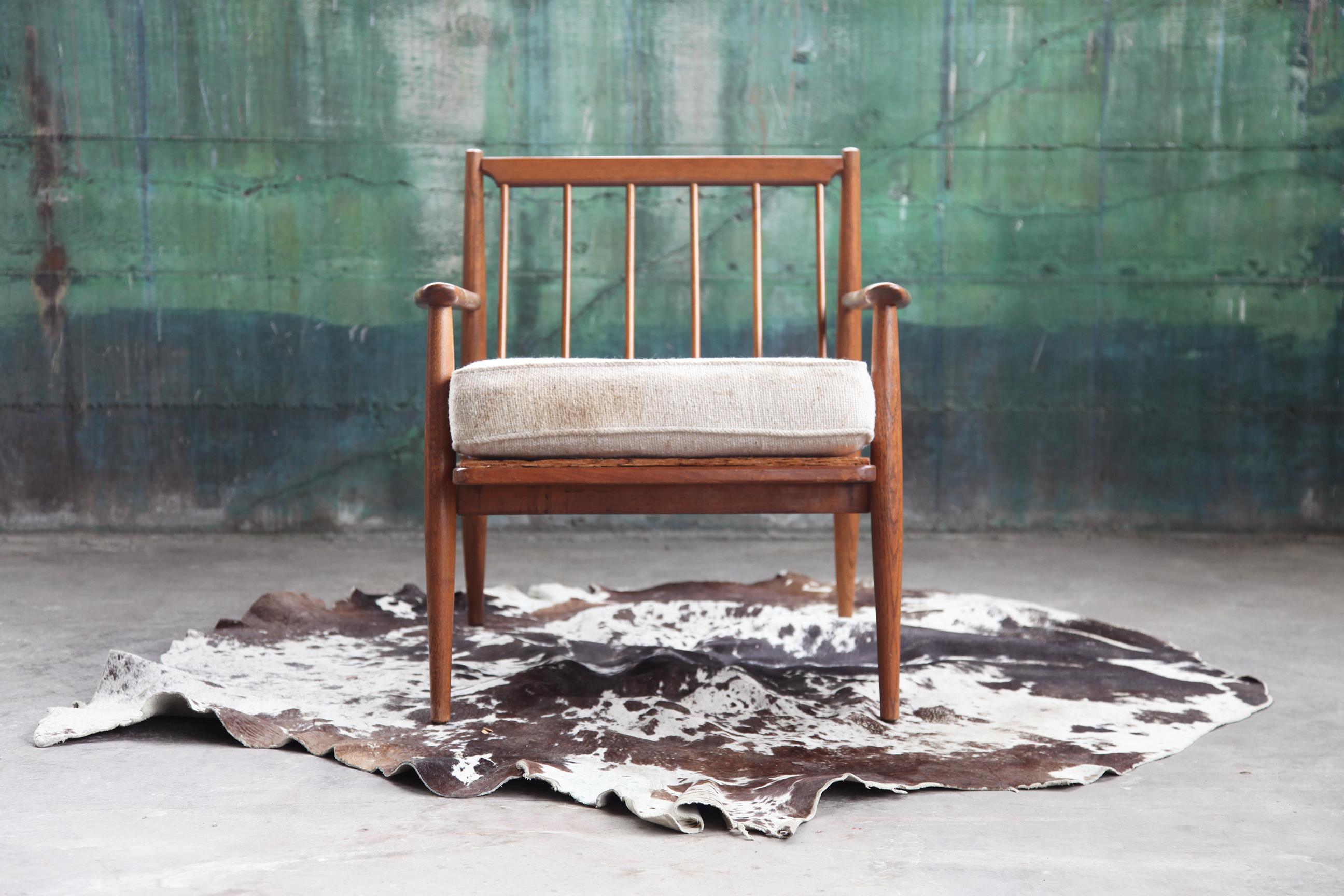 Sleek Sculptural Midcentury Danish Style Walnut Lounge Chair Frame For Sale 4