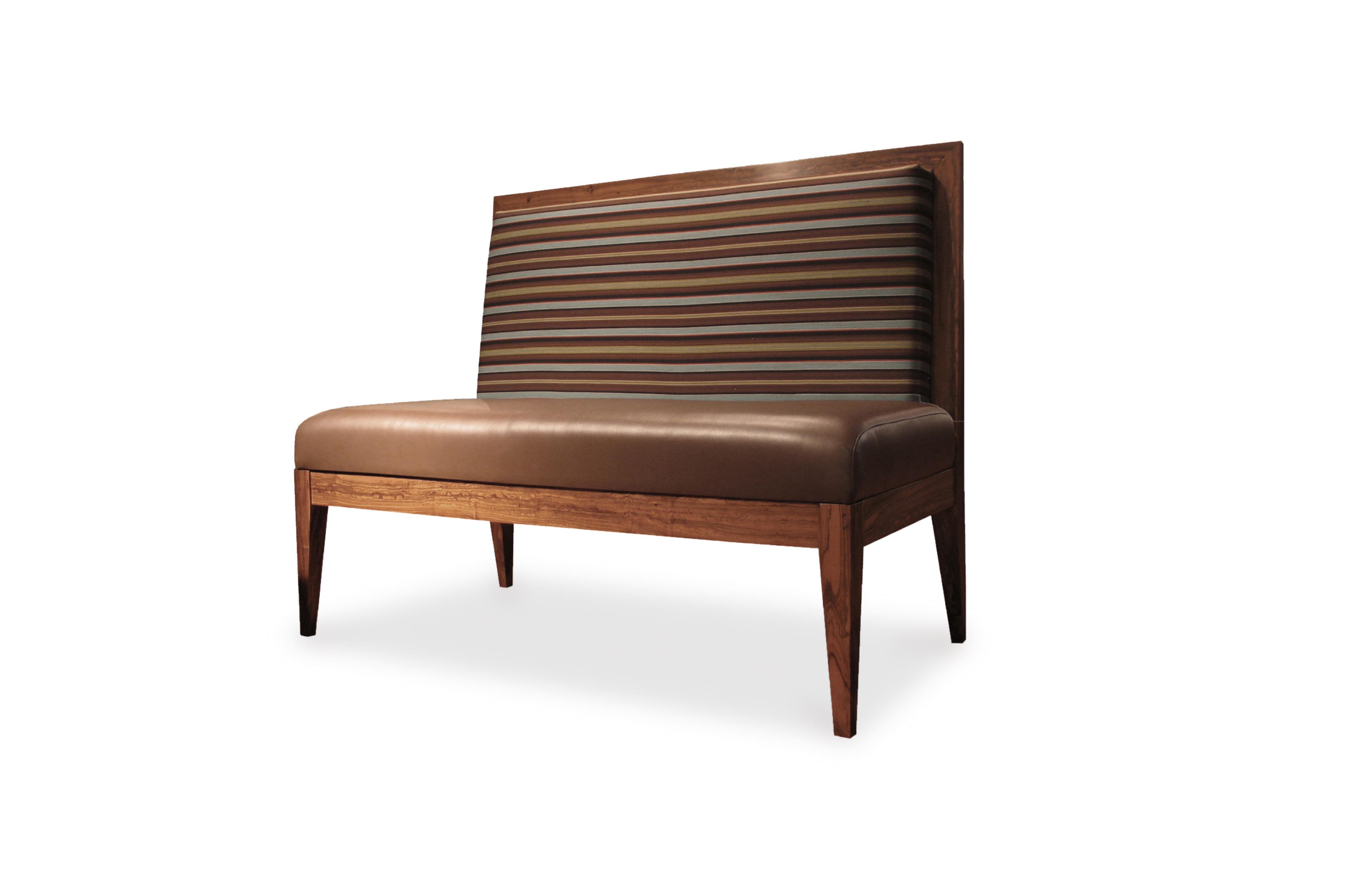 Sleek Sette in Argentine Solid Rosewood by Costantini, Novecento 'In Stock' In New Condition For Sale In New York, NY