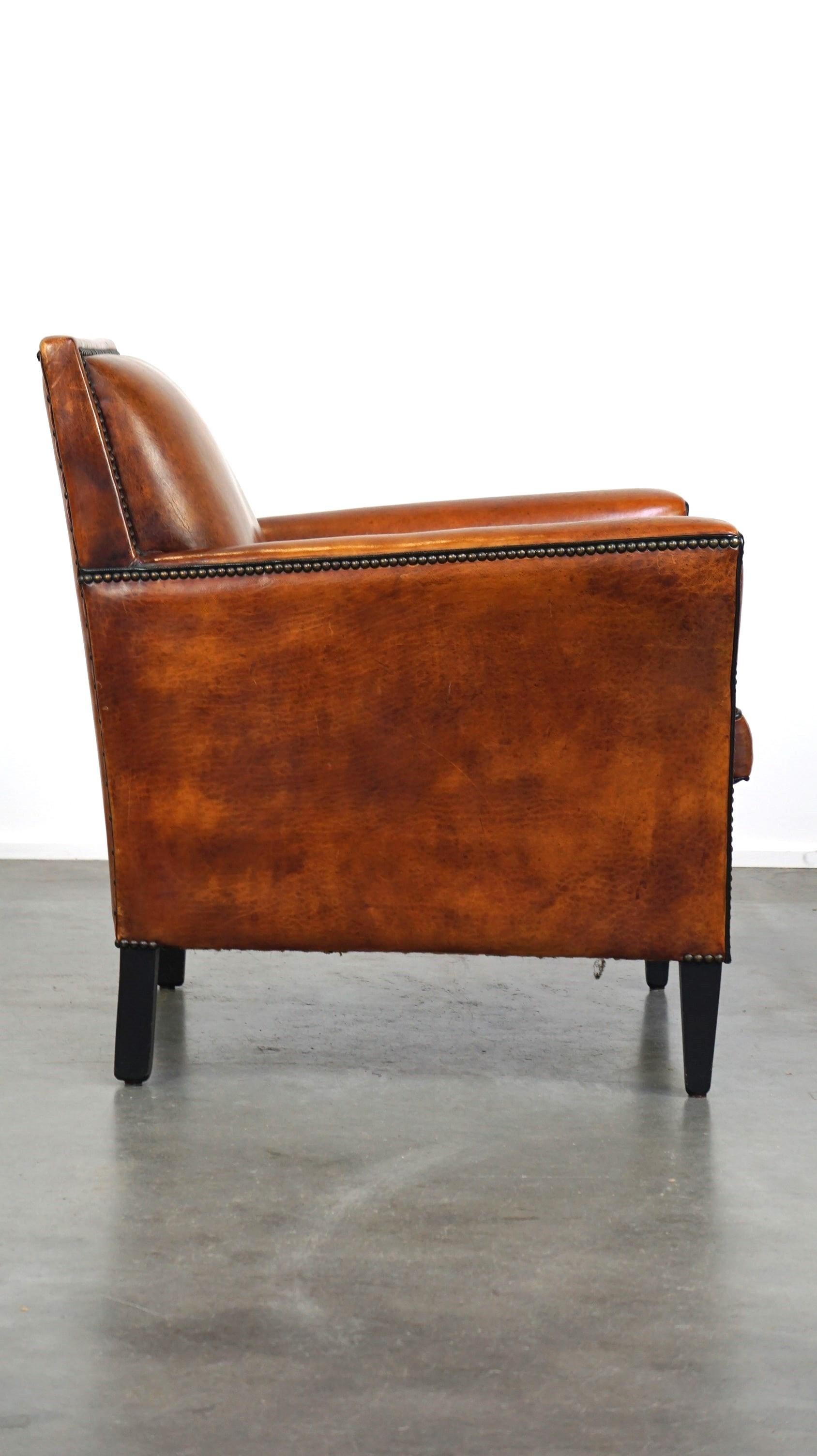 Elegante sillón de piel de oveja de diseño Art Déco con bonitos detalles Holandés en venta