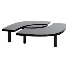 Sophistication élégante : Table T22 de Pierre Chapo en édition spéciale noire