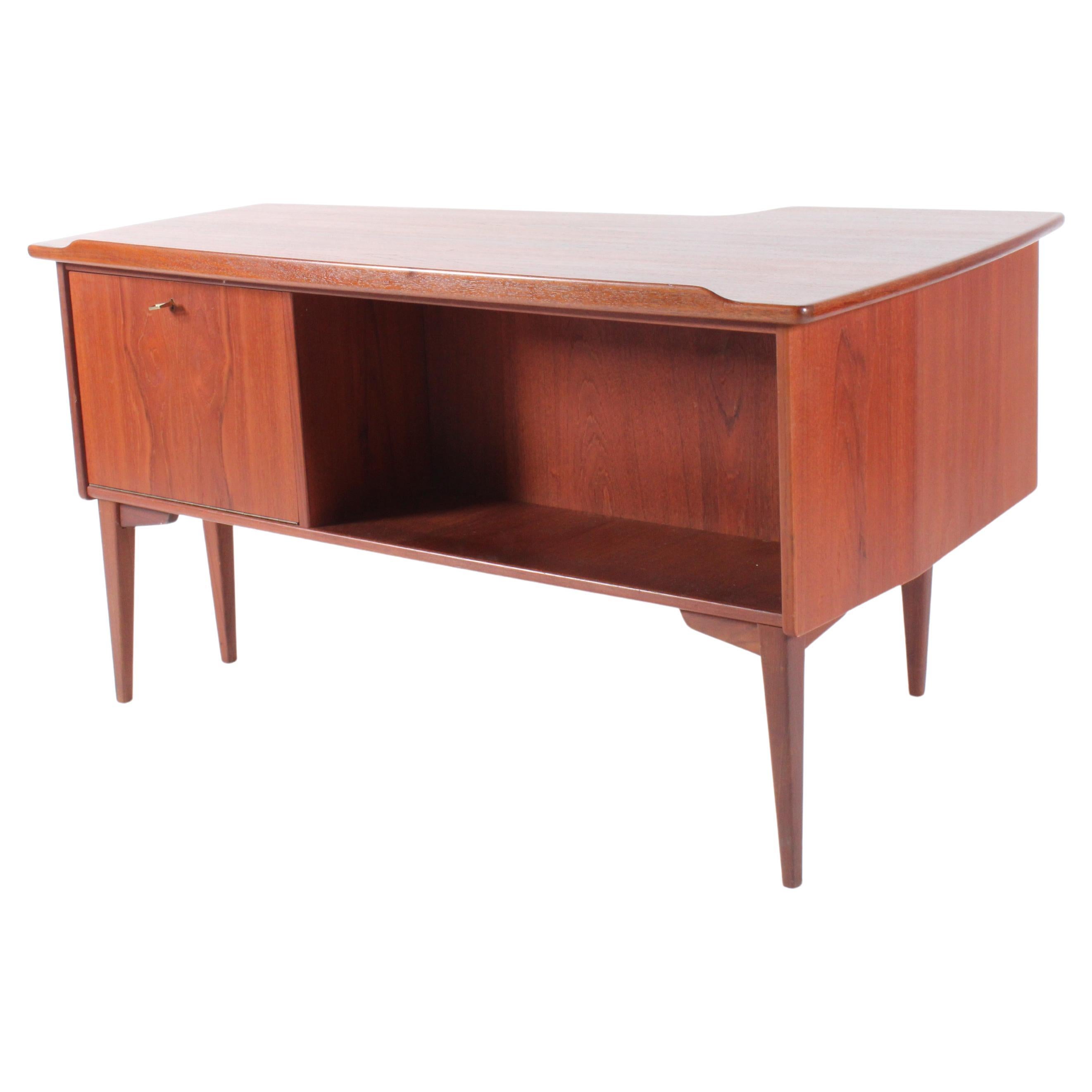 Sleek & Stylish Scandanavian Mid Century Boomerang Desk