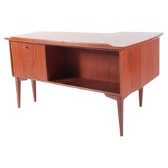 Sleek & Stylish Scandanavian Mid Century Boomerang Desk