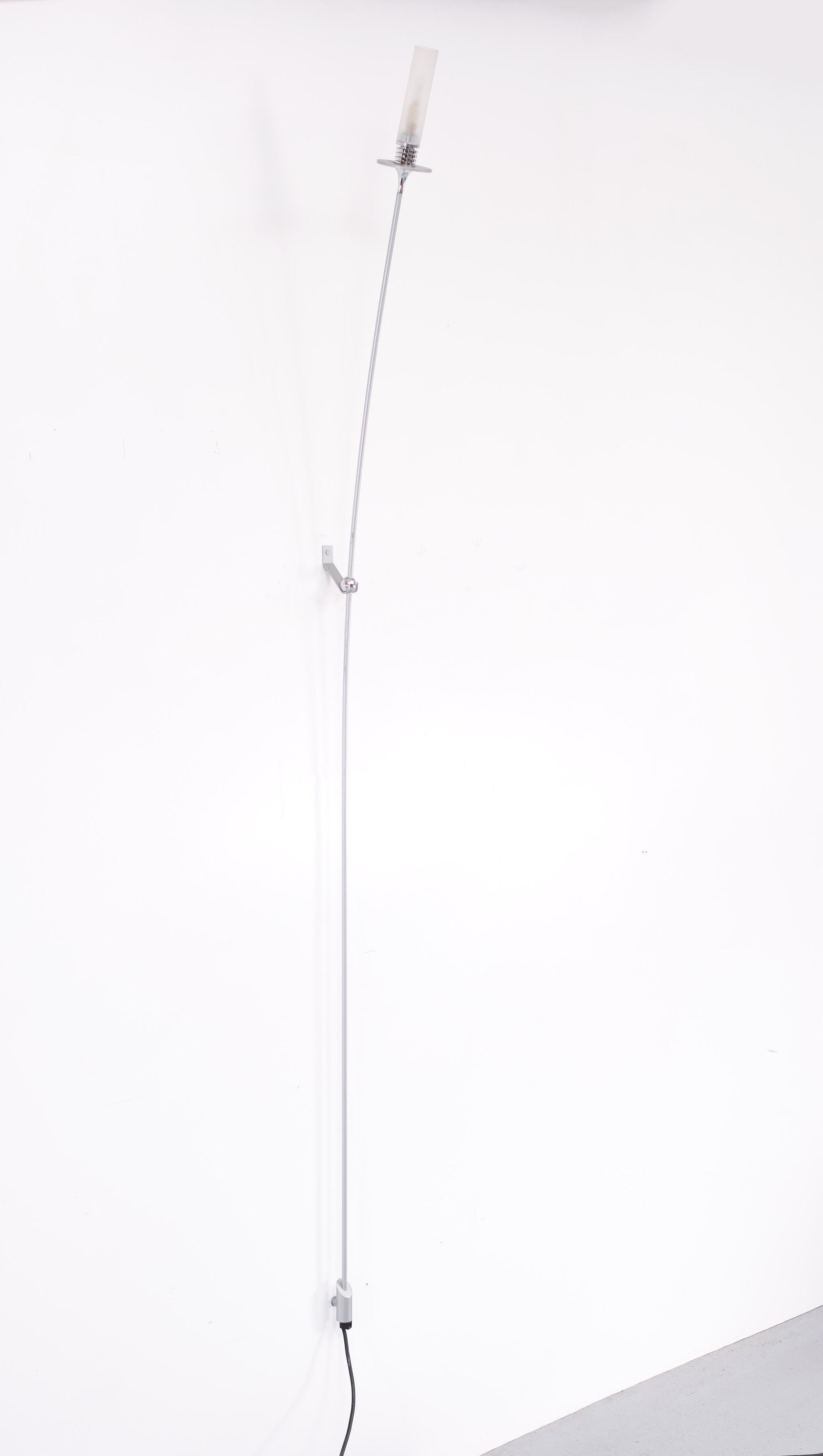 Sleek tall Halogen Wall lamp Occhio Italy  For Sale 4
