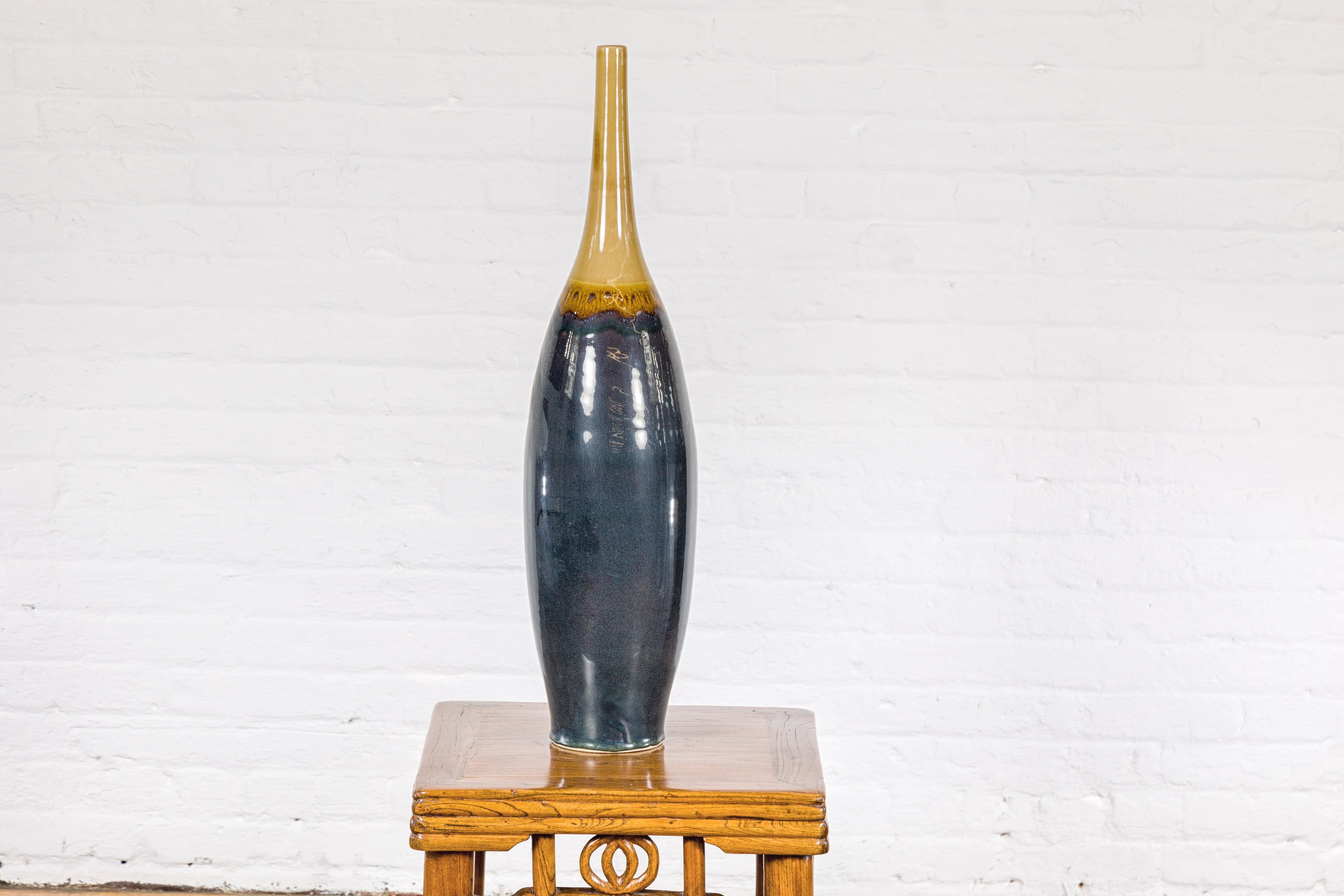 Grand vase contemporain multicolore à bec étroit  en vente 6