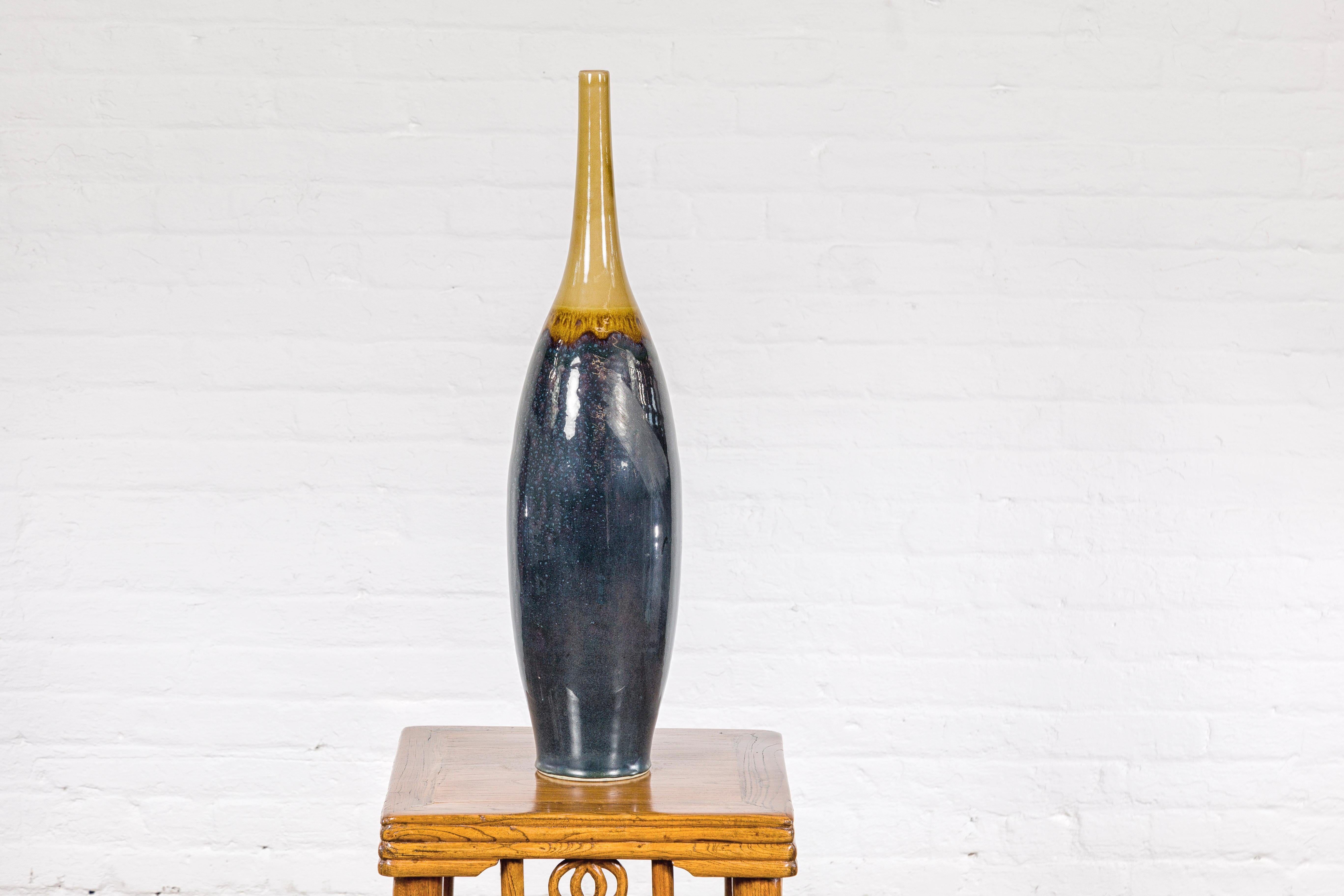 Grand vase contemporain multicolore à bec étroit  en vente 7