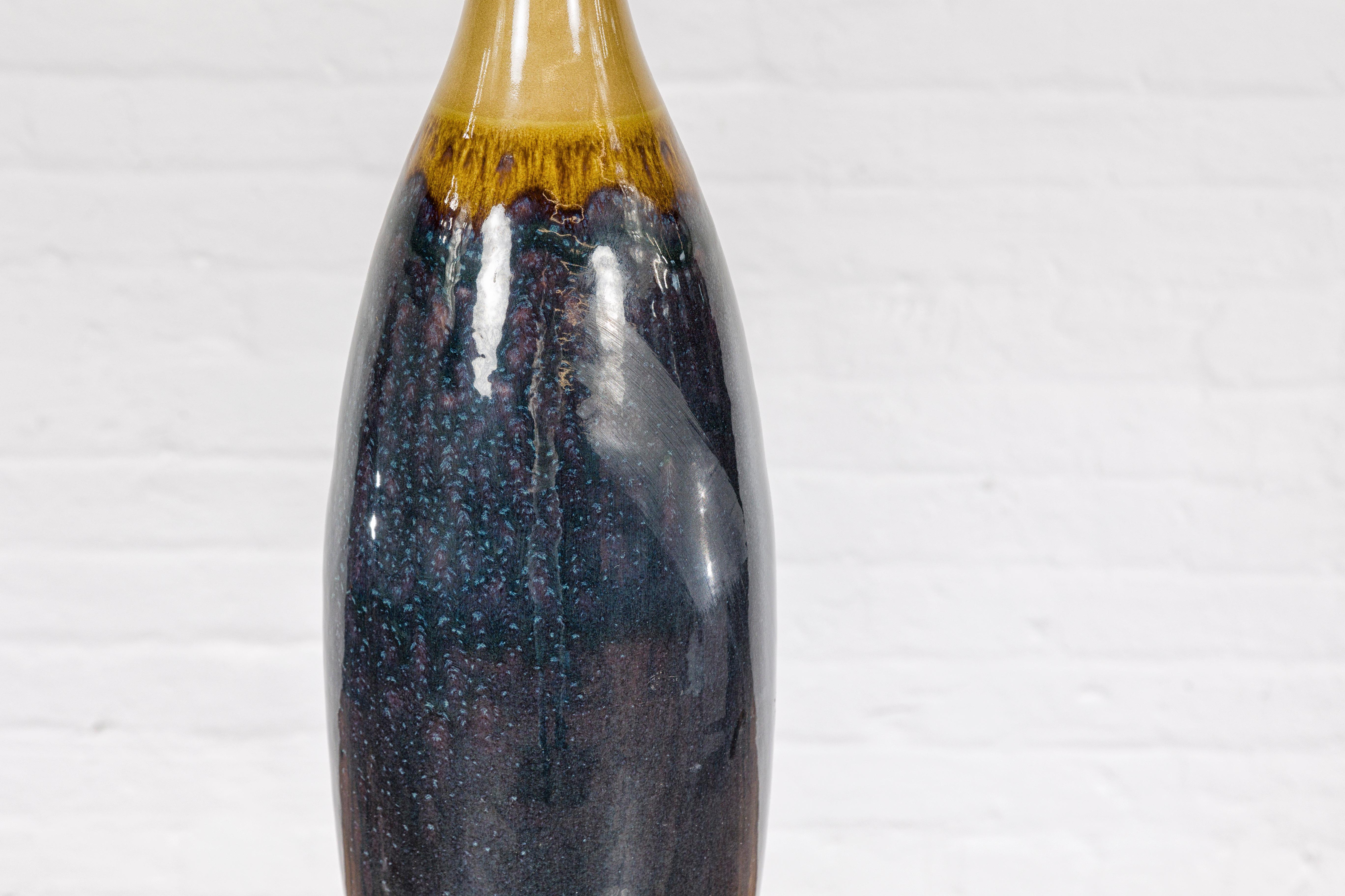Céramique Grand vase contemporain multicolore à bec étroit  en vente