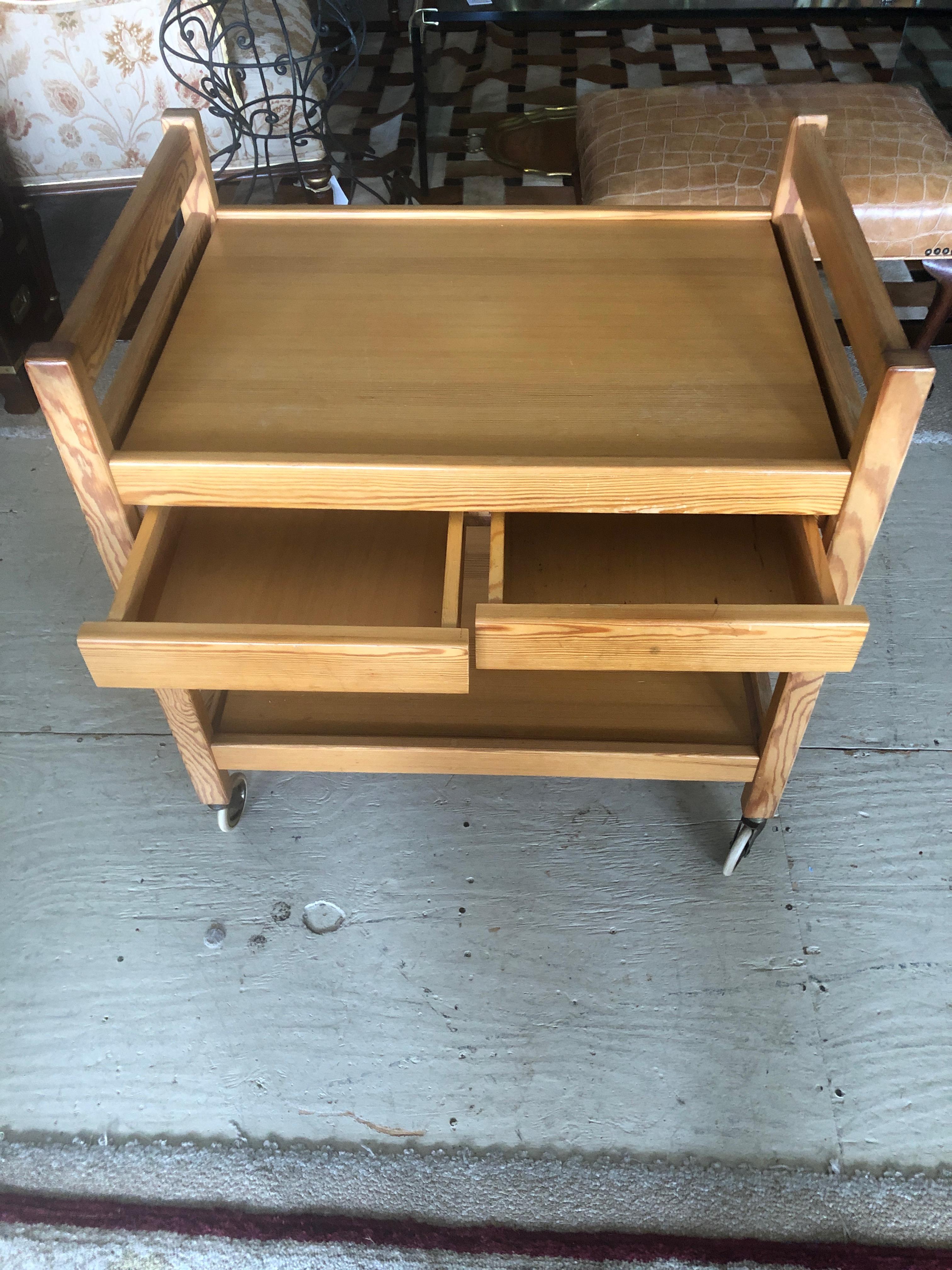 Mid-Century Modern Chariot de bar danois moderne du milieu du siècle dernier en vente