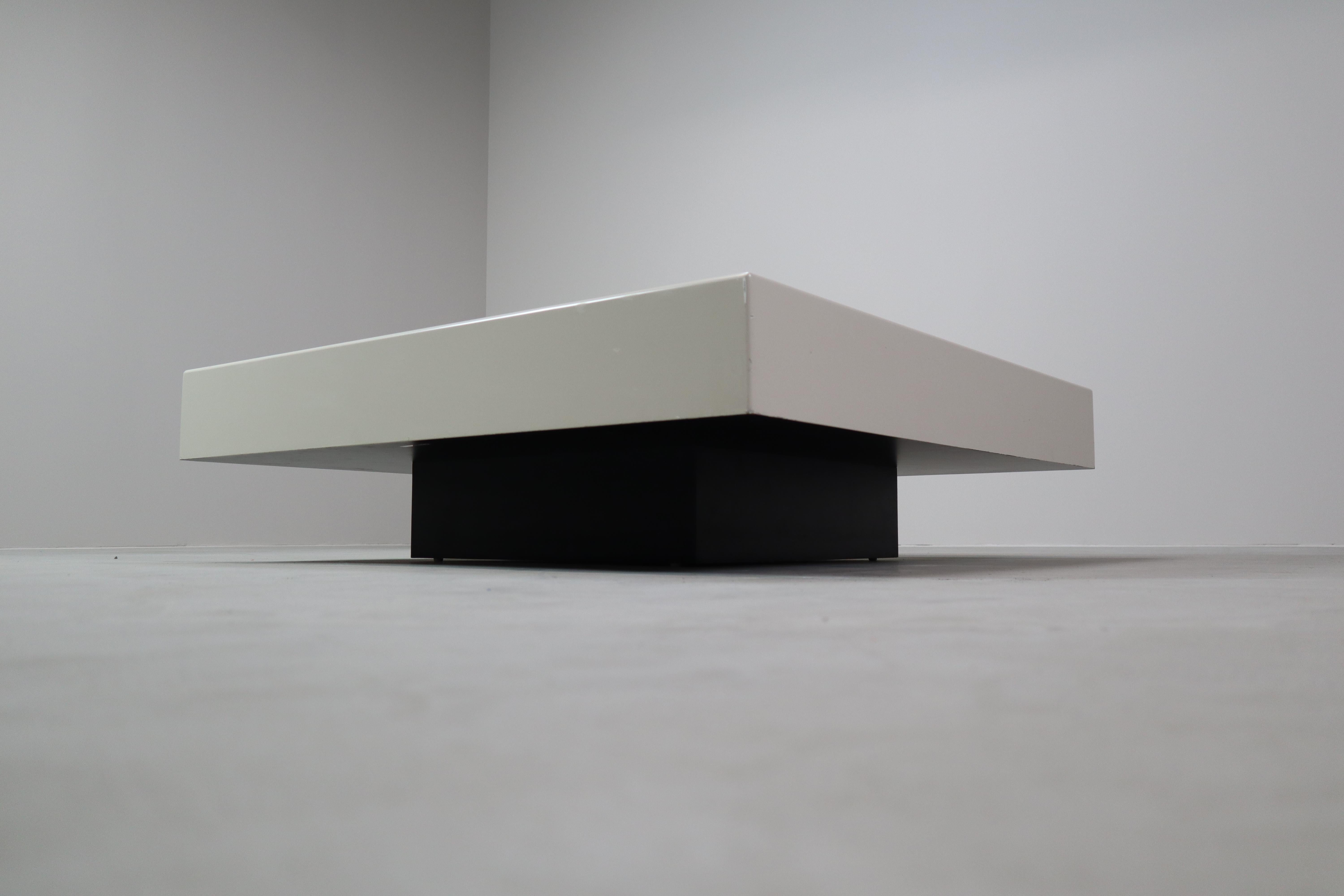Sleek vintage minimalist coffee table For Sale 9