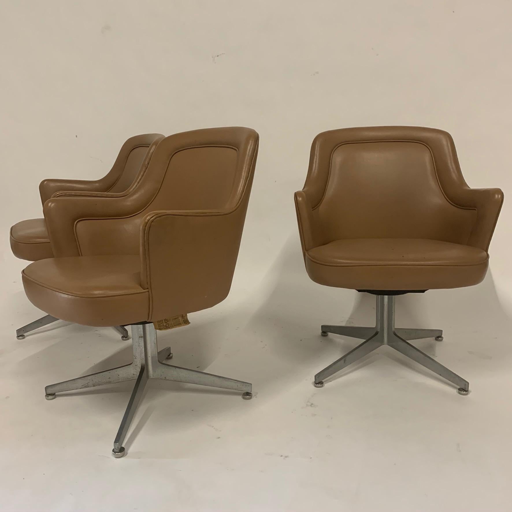 Mid-Century Modern Sleek Ward Bennett for Lehigh Naugahyde Barrell Back Desk Chairs For Sale