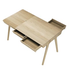 Elegante Escritorio de Madera con Múltiples Compartimentos de Almacenamiento en un Diseño Minimalista