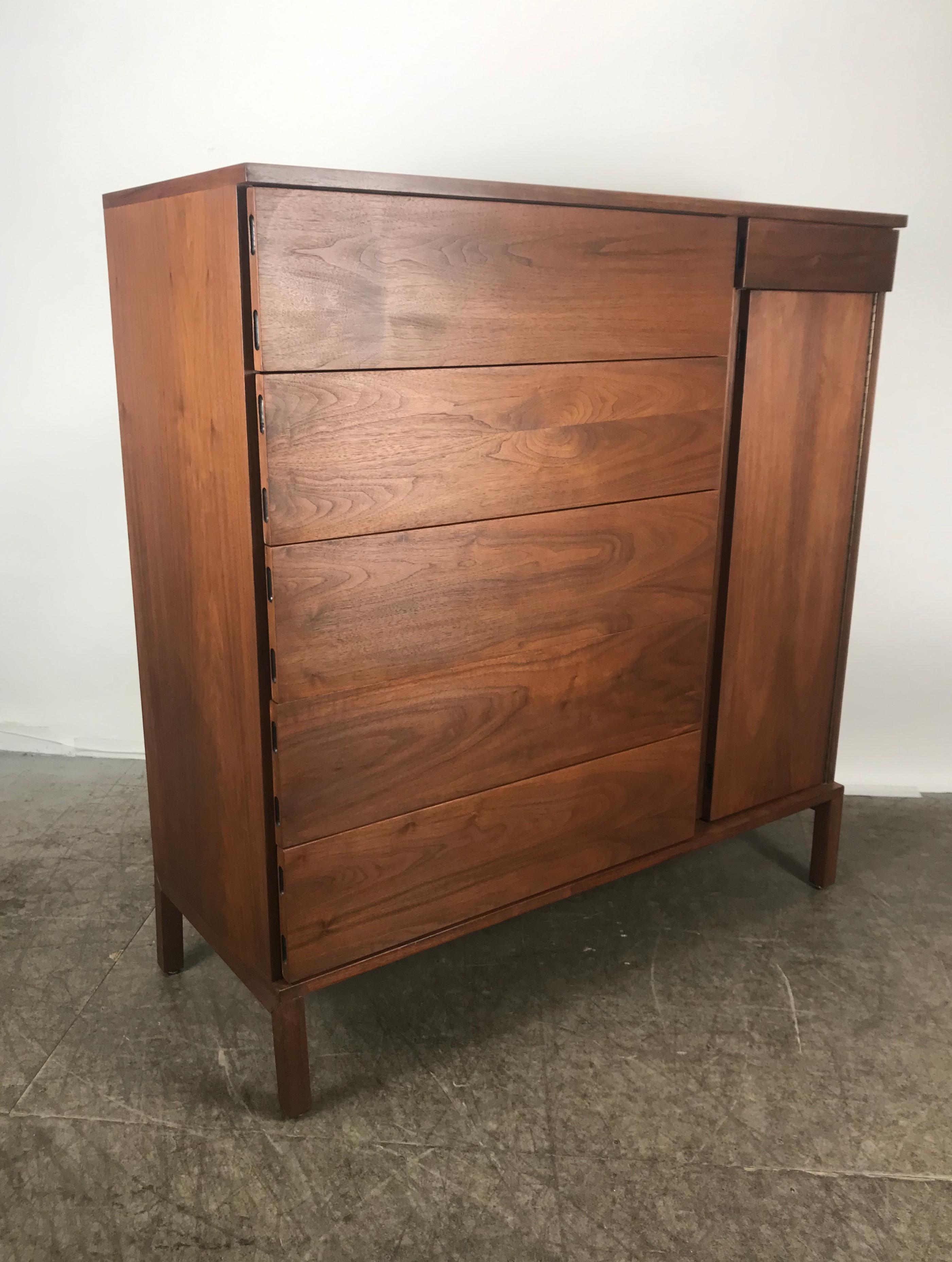 Simple, Elegant Mid-Century Modern Custom Designed Gentleman’s Chest or Dresser In Good Condition In Buffalo, NY