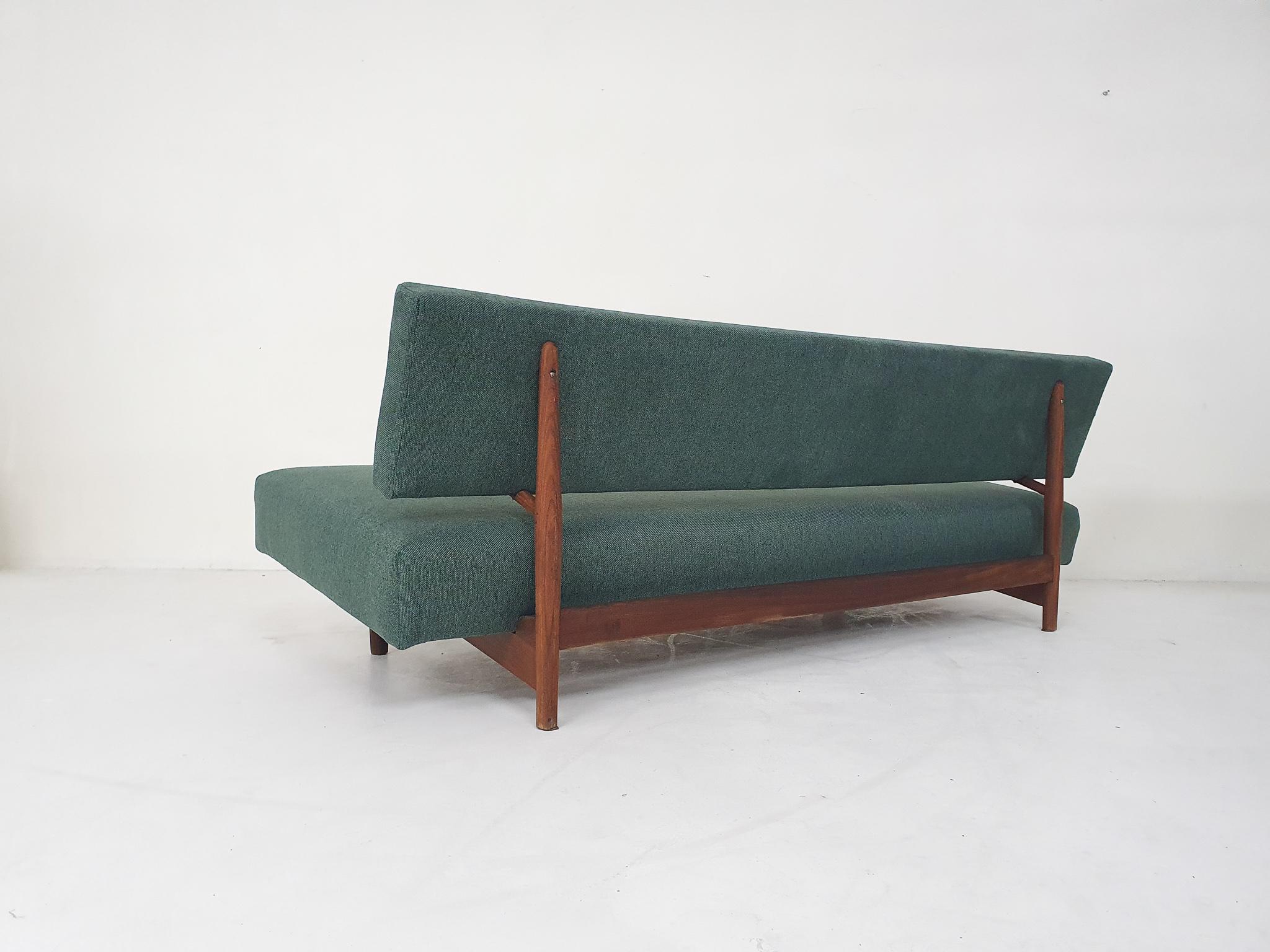 Fabric Sleeper / sofa, model 
