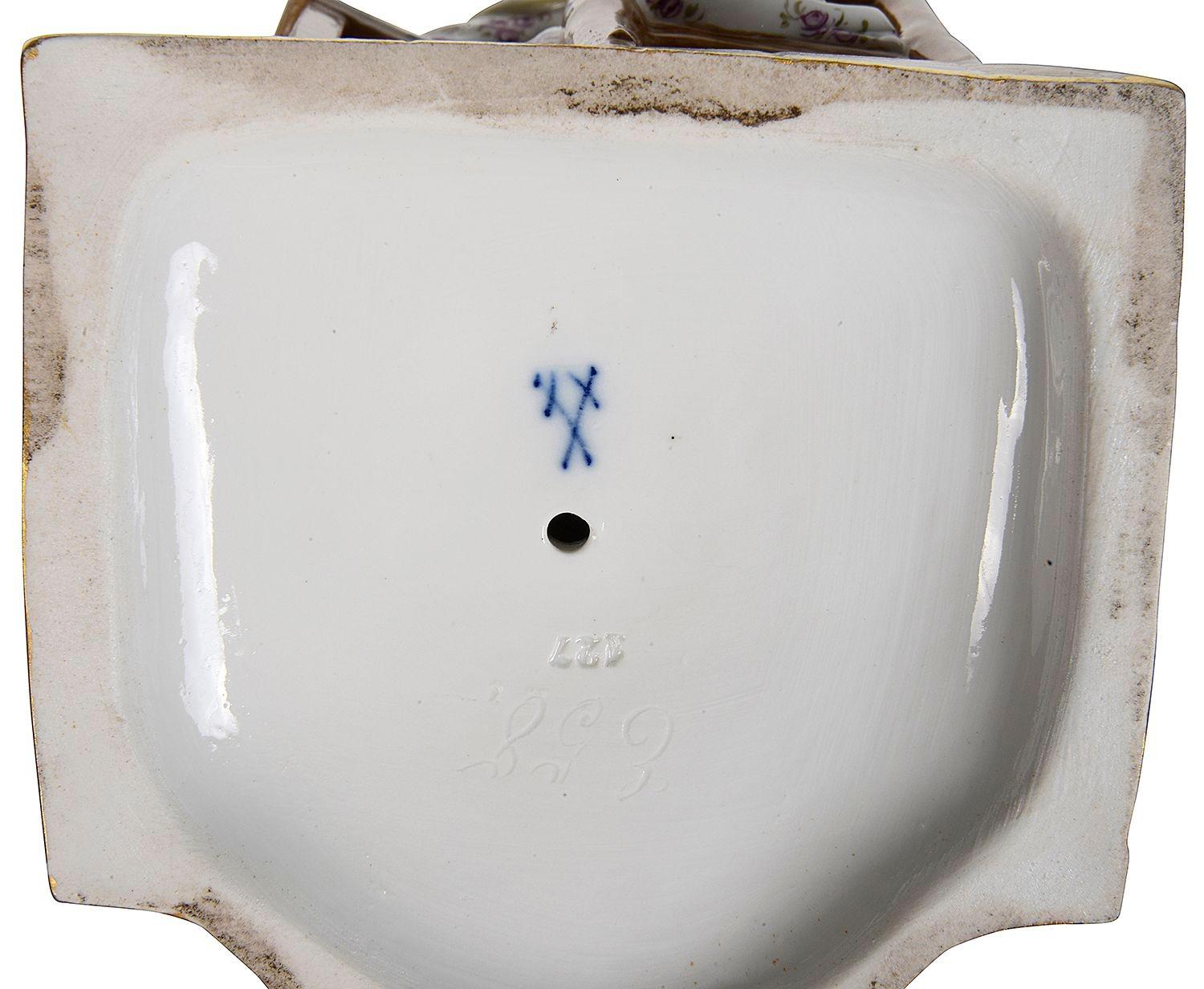 Dama addormentata, Meissen, XIX secolo. in vendita 2