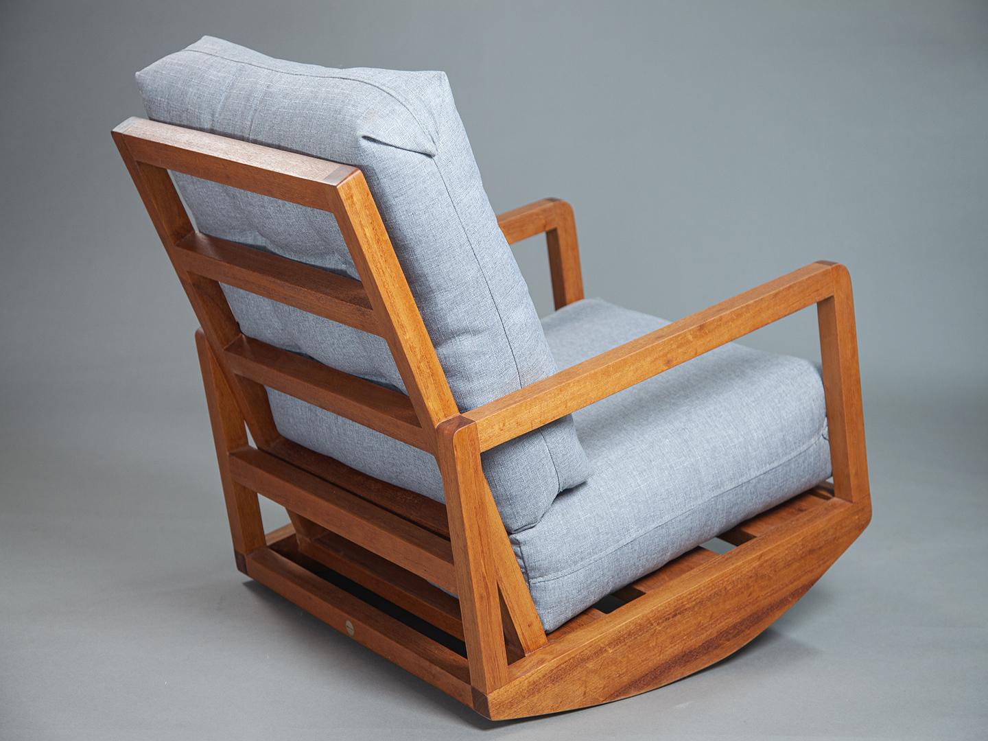 Sleepy Rocking Chair in Brazilian Solid Wood with a rocking footstool For Sale 3