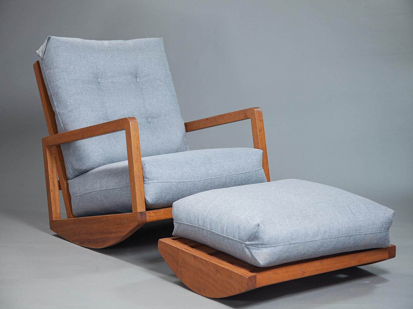 Sleepy Rocking Chair in Brazilian Solid Wood with a rocking footstool For Sale 4