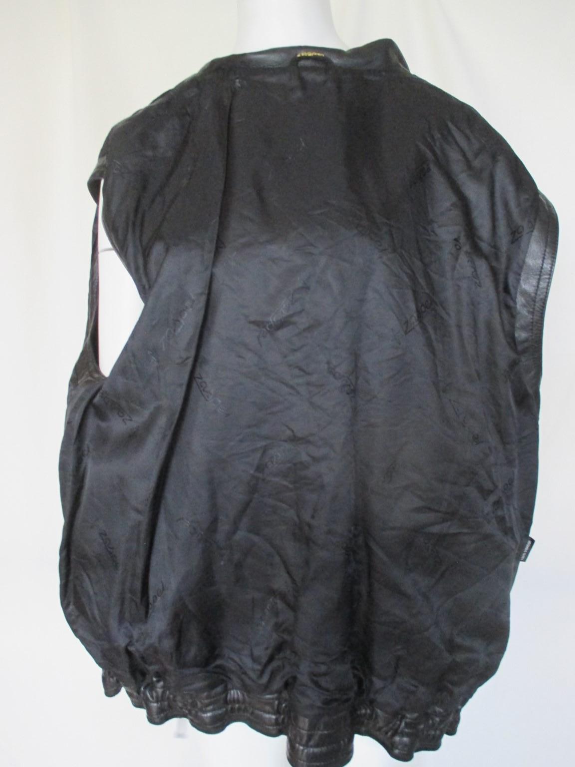 Sleeveless Black Art Leather Vest Jacket For Sale 3