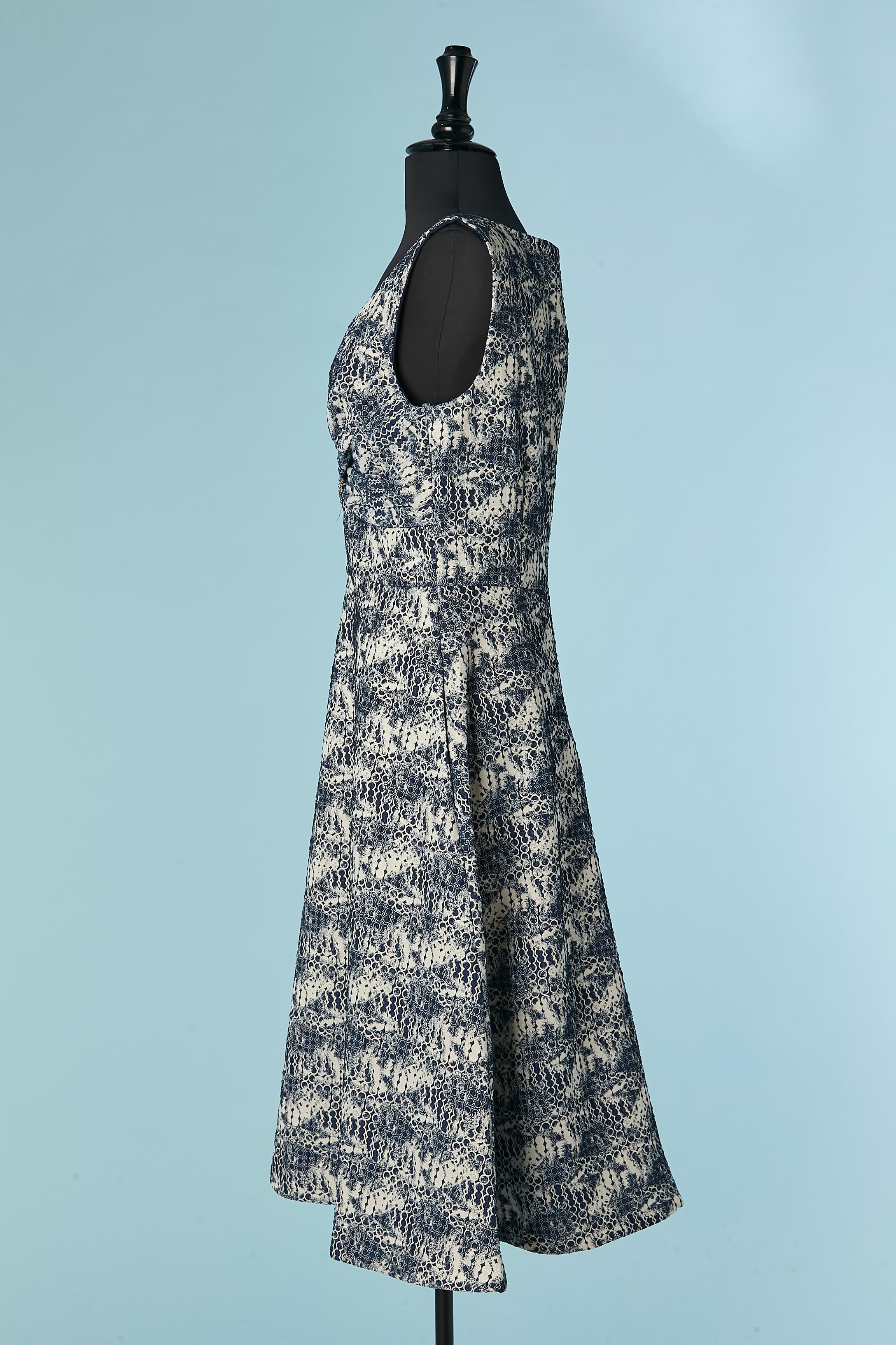 Women's Sleeveless brocade cocktail dress with beadwork  KAY UNGER New with tag For Sale