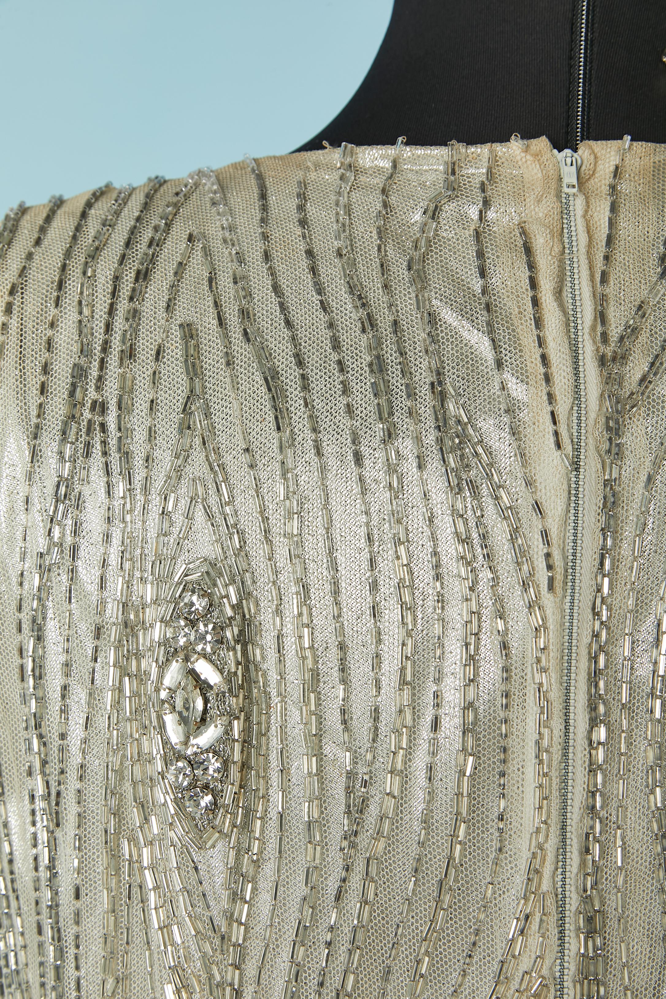 Sleeveless cocktail dress with beadwork and rhinestone embellishment Circa 1960 For Sale 2