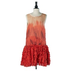 Abito da cocktail senza maniche con stampa di piume e volant GIAMBATTISTA VALLI Abito da cocktail senza maniche con stampa di piume e volant GIAMBATTISTA VALLI