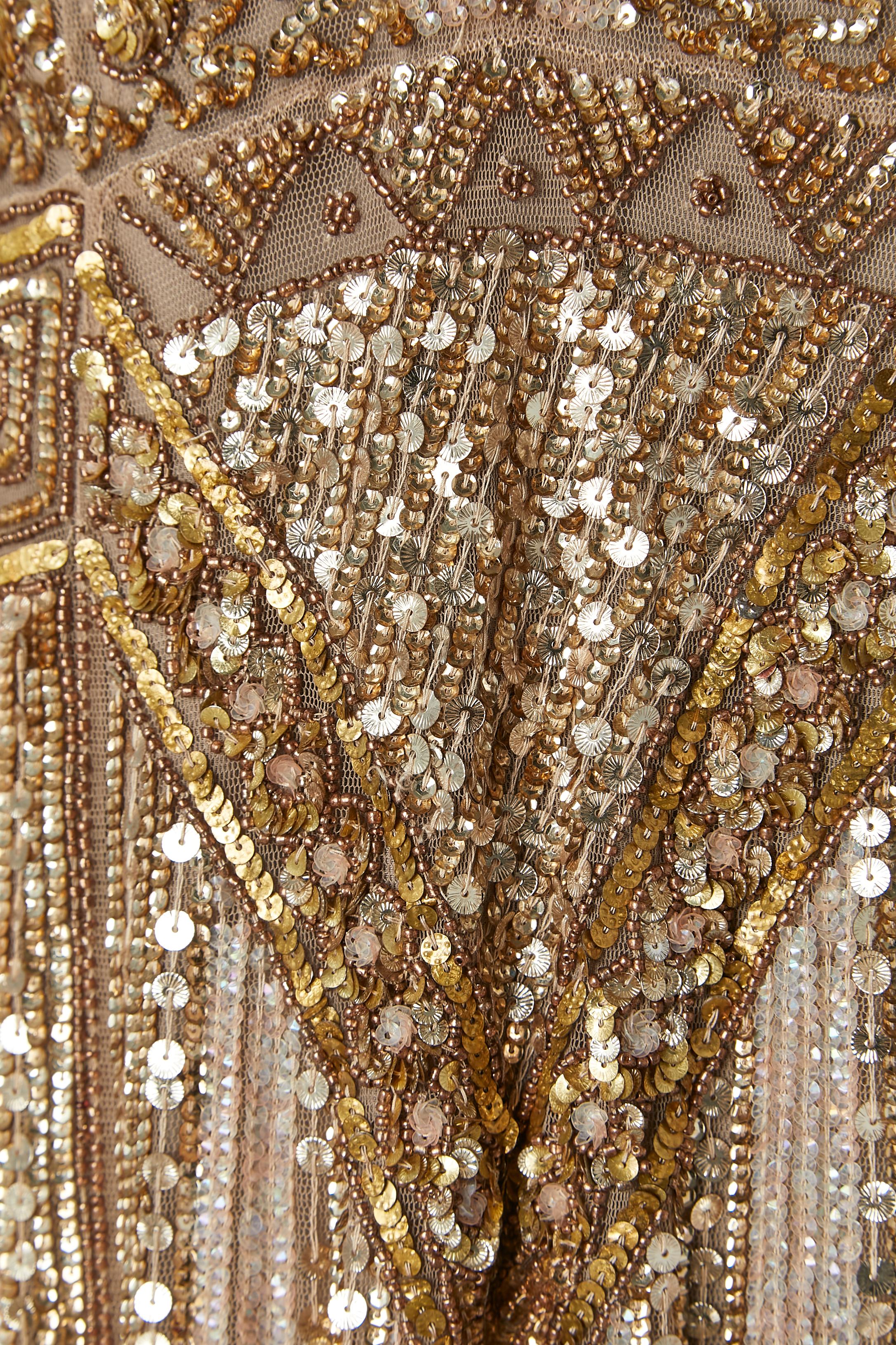 Sleeveless cocktail dress with gold sequin embroideries 1920's style In Excellent Condition For Sale In Saint-Ouen-Sur-Seine, FR