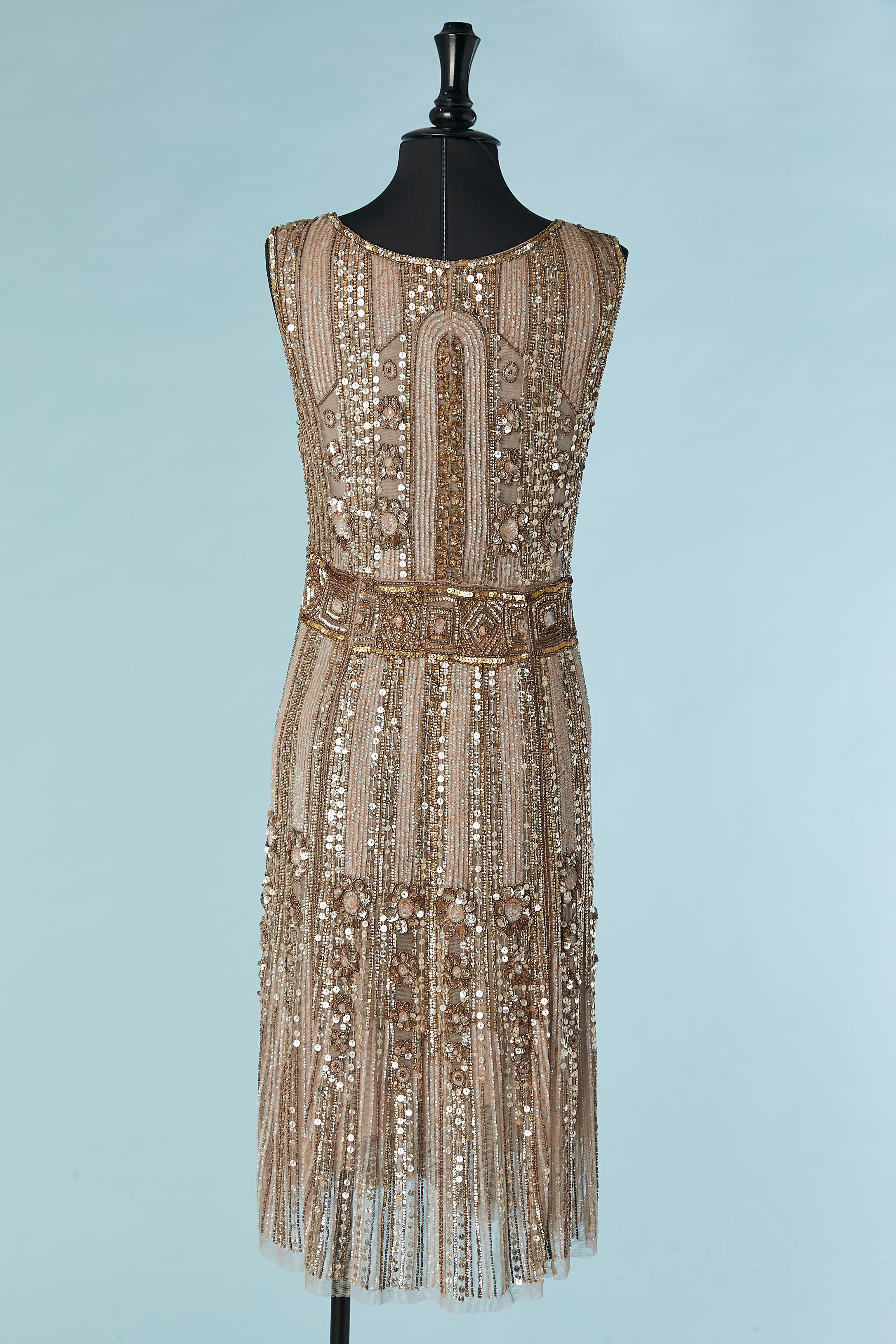 Sleeveless cocktail dress with gold sequin embroideries 1920's style For Sale 4