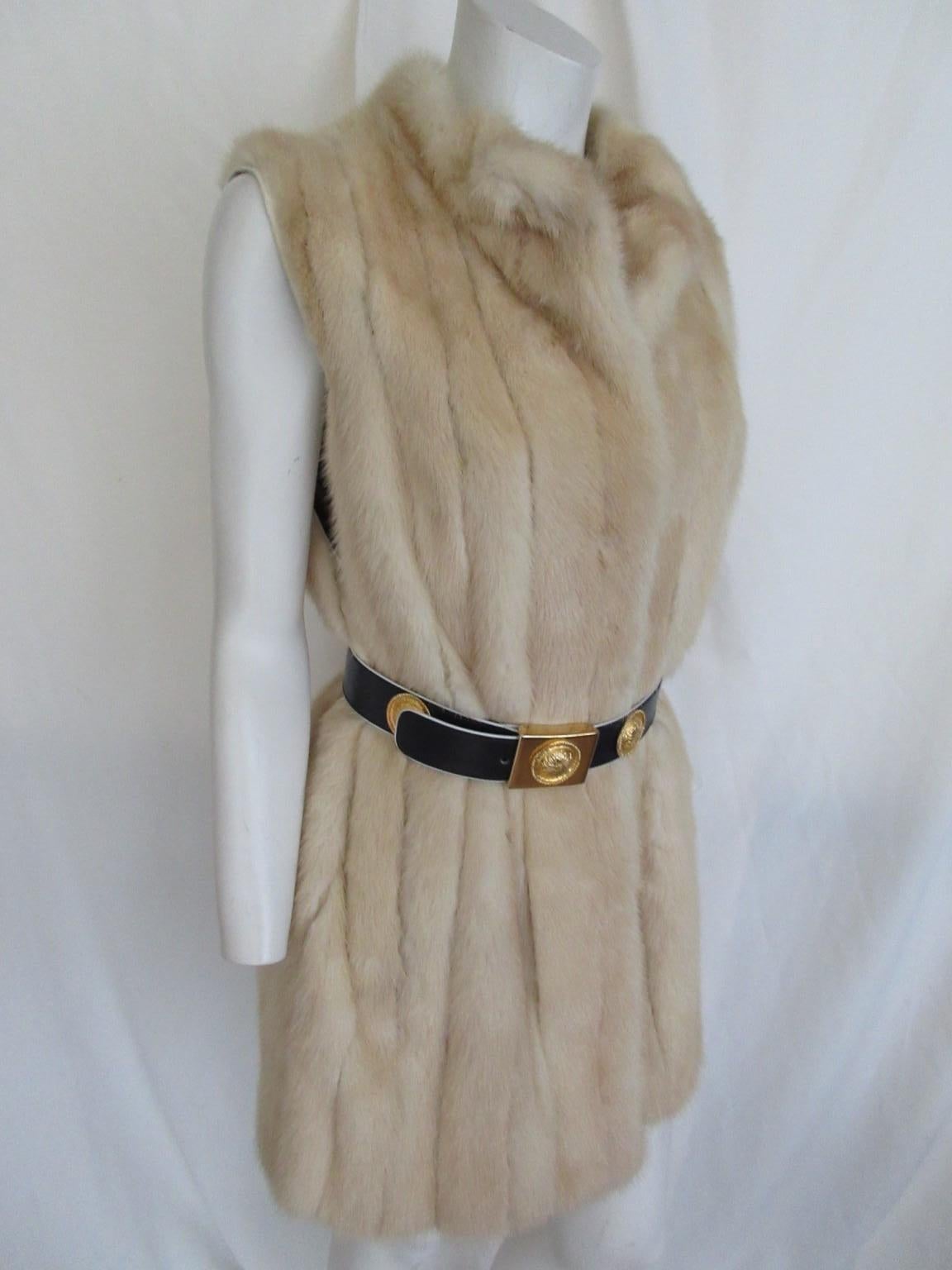 Gilet senza maniche in pelliccia di visone Golden Pearl in vendita 6