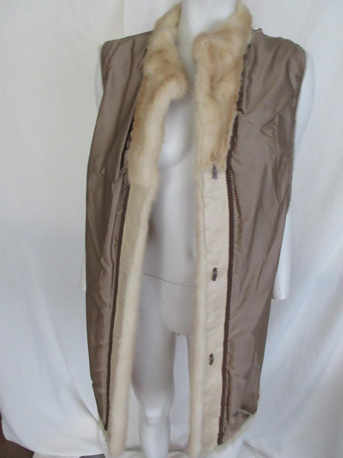 Gilet senza maniche in pelliccia di visone Golden Pearl in vendita 2