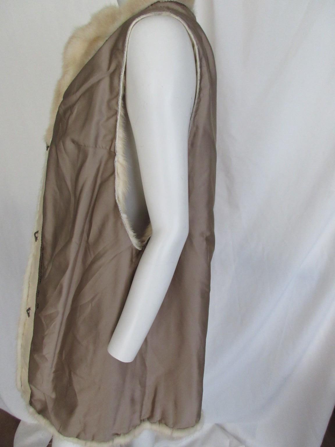 Gilet senza maniche in pelliccia di visone Golden Pearl in vendita 3