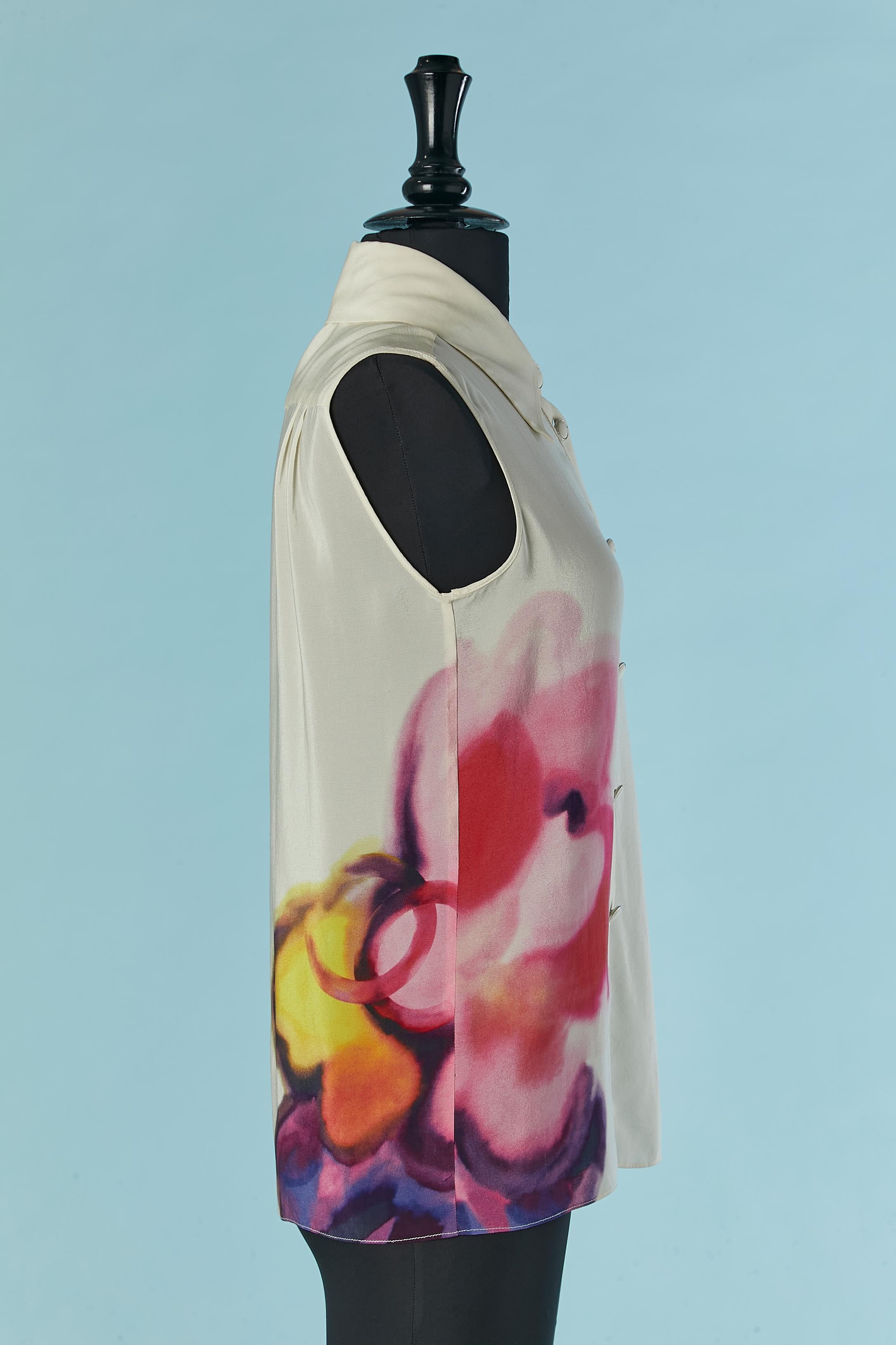 Camicia senza maniche in seta color avorio con stampa laterale Chanel in vendita 1