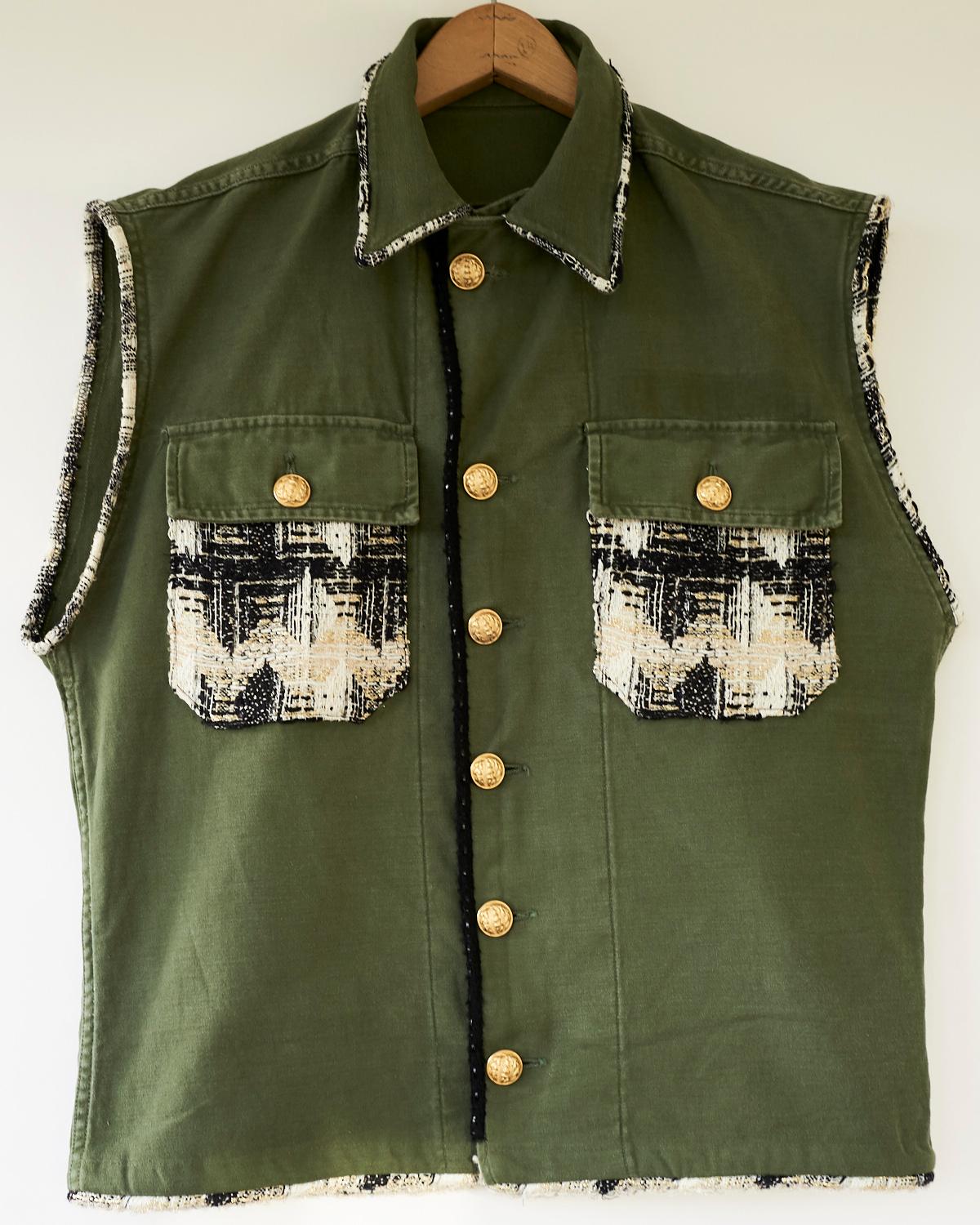 sleeveless military jacket