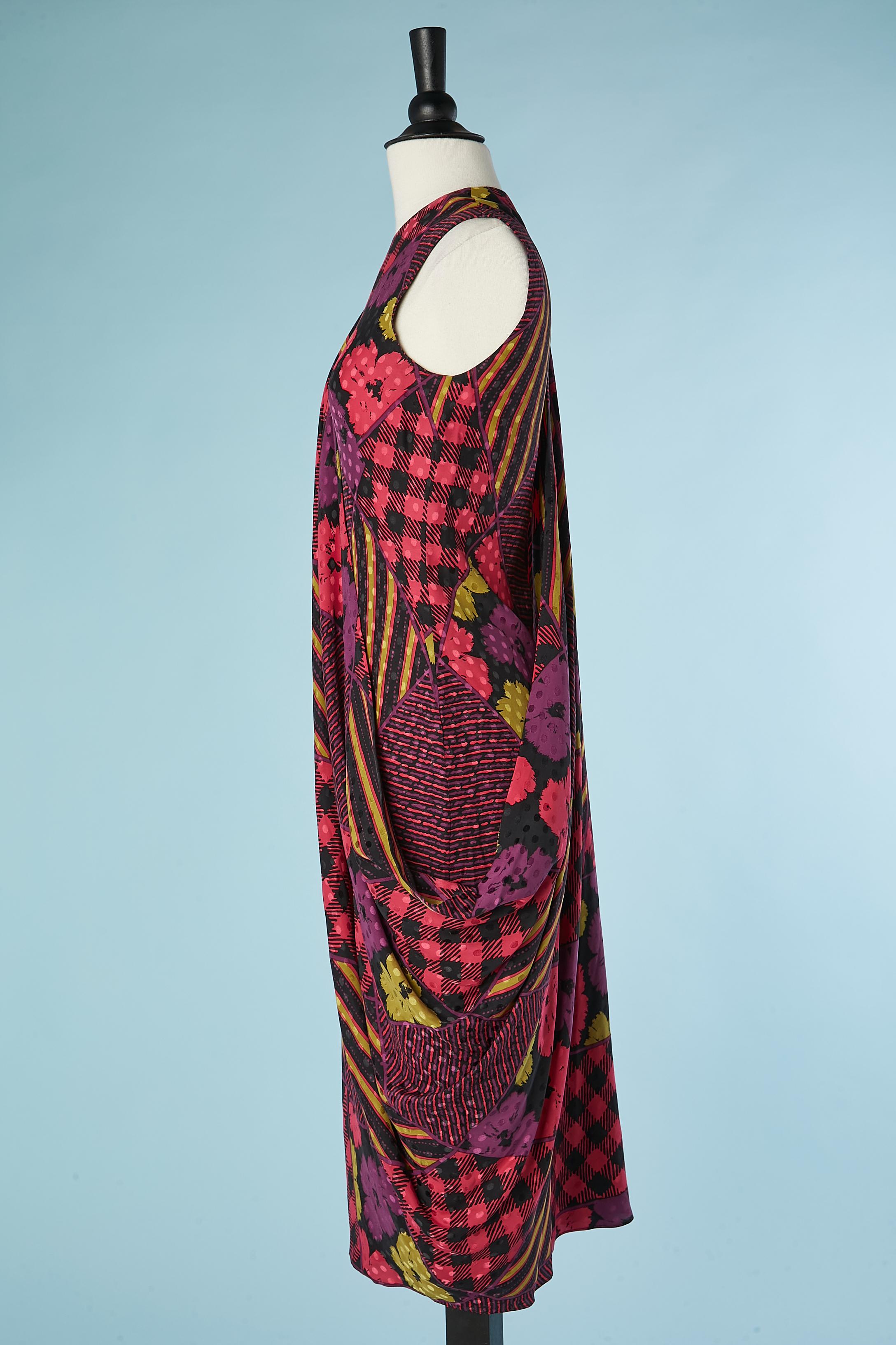 Robe sans manches en jacquard imprimé avec superposition de drapés asymétriques Grès Paris 1