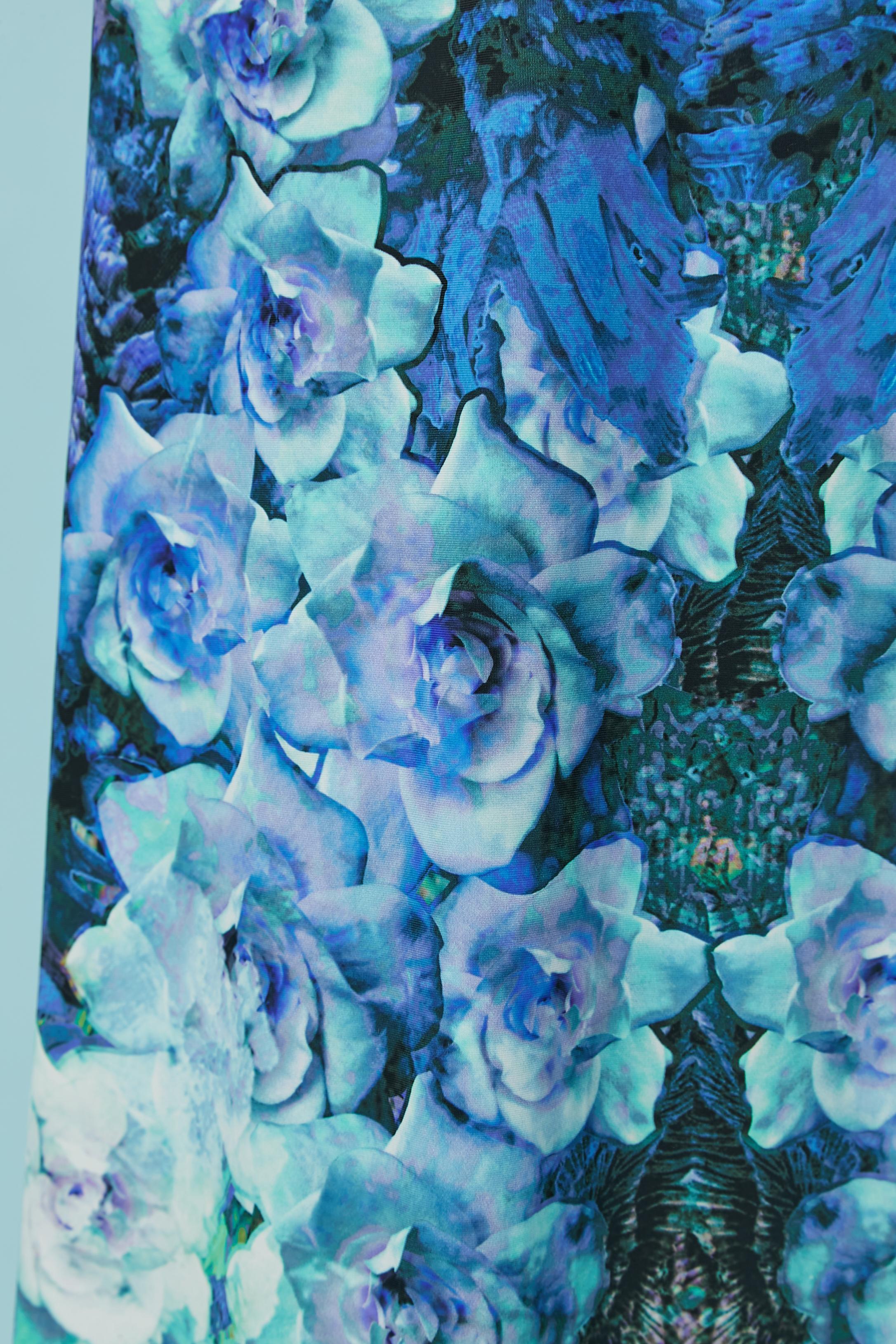 Sleeveless jersey evening dress with blue flower print on Roberto Cavalli In Excellent Condition For Sale In Saint-Ouen-Sur-Seine, FR