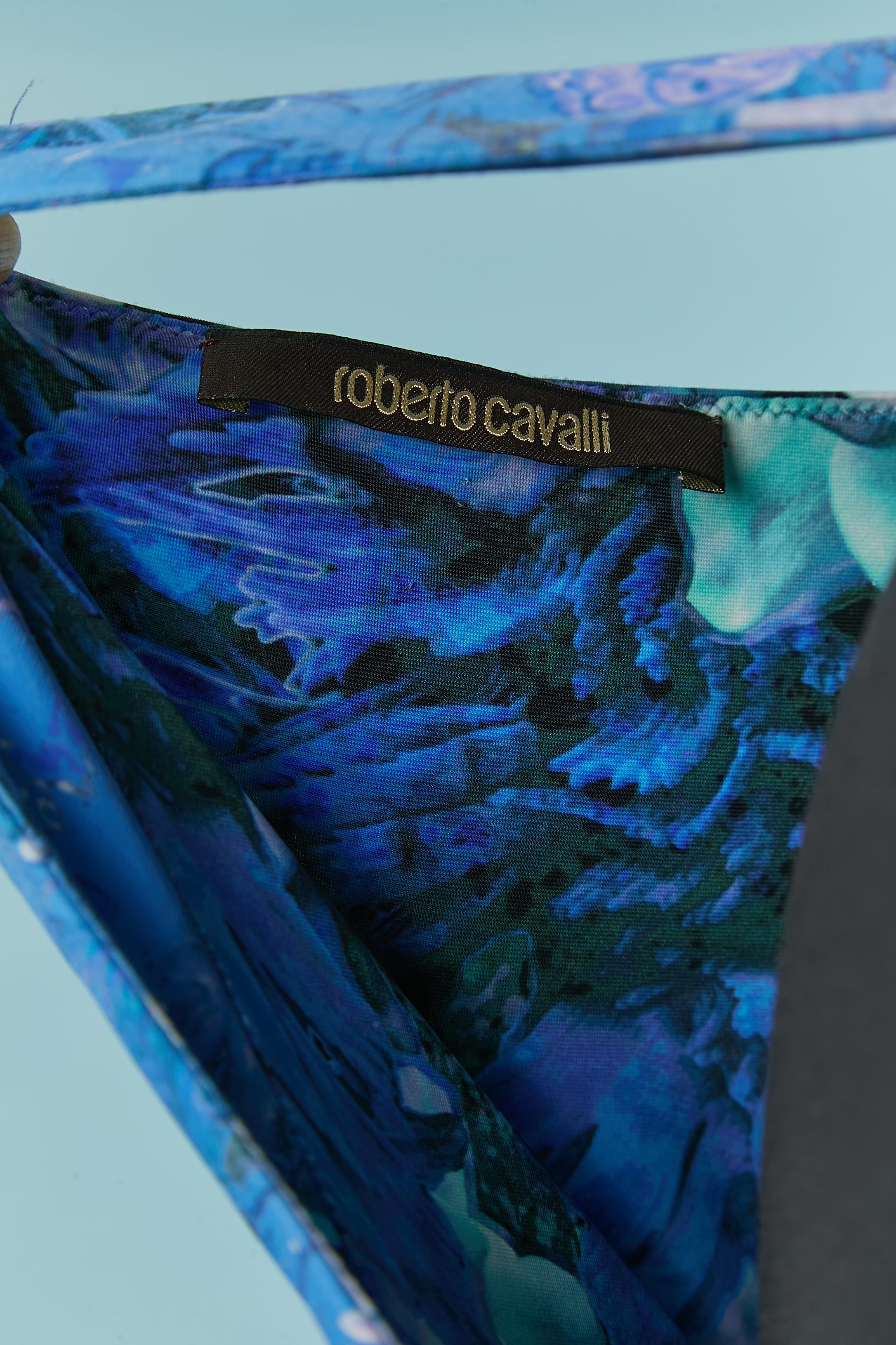 Sleeveless jersey evening dress with blue flower print on Roberto Cavalli For Sale 3
