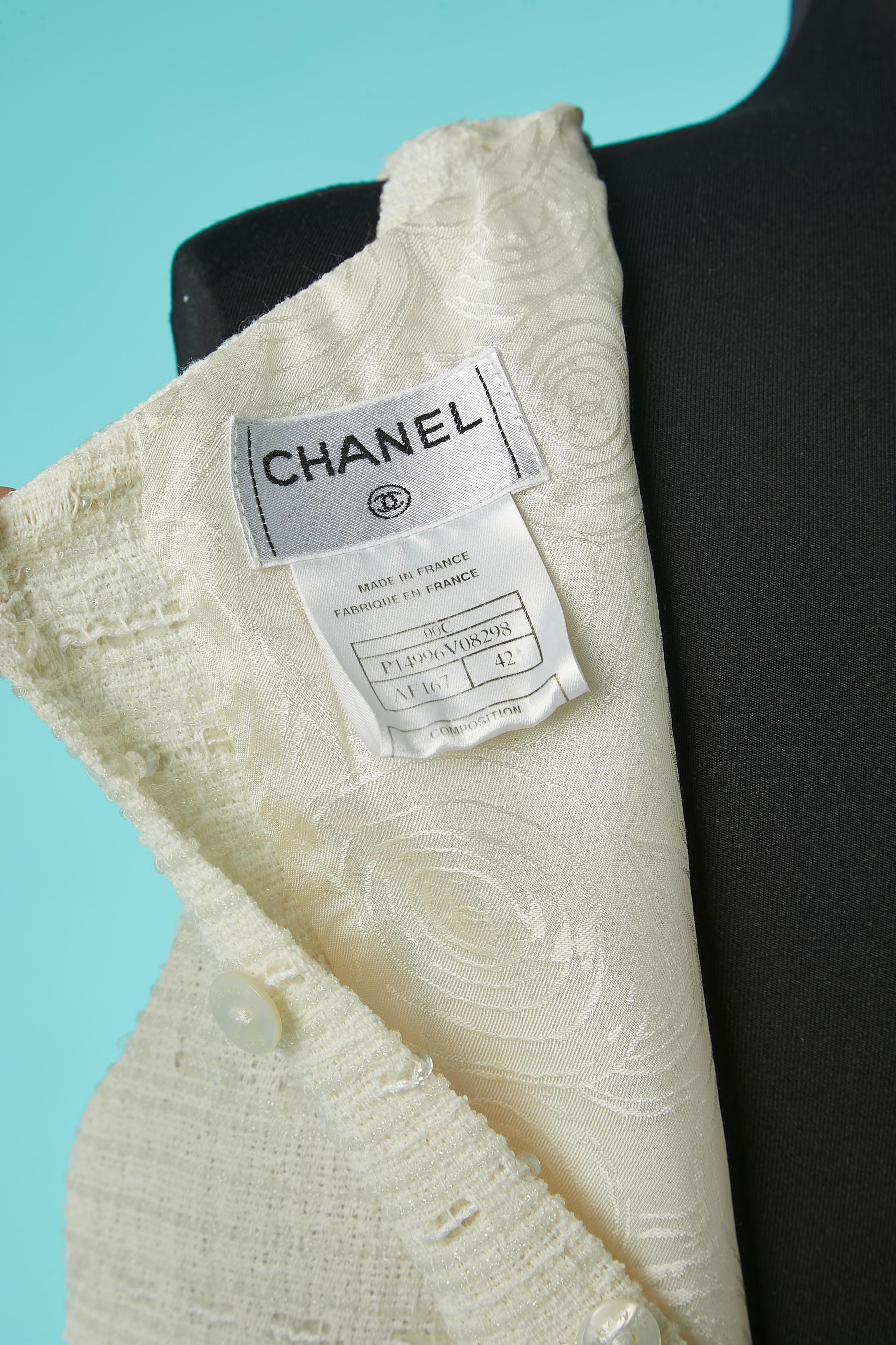 Sleeveless off-white tweed and sequin top Chanel  For Sale 3